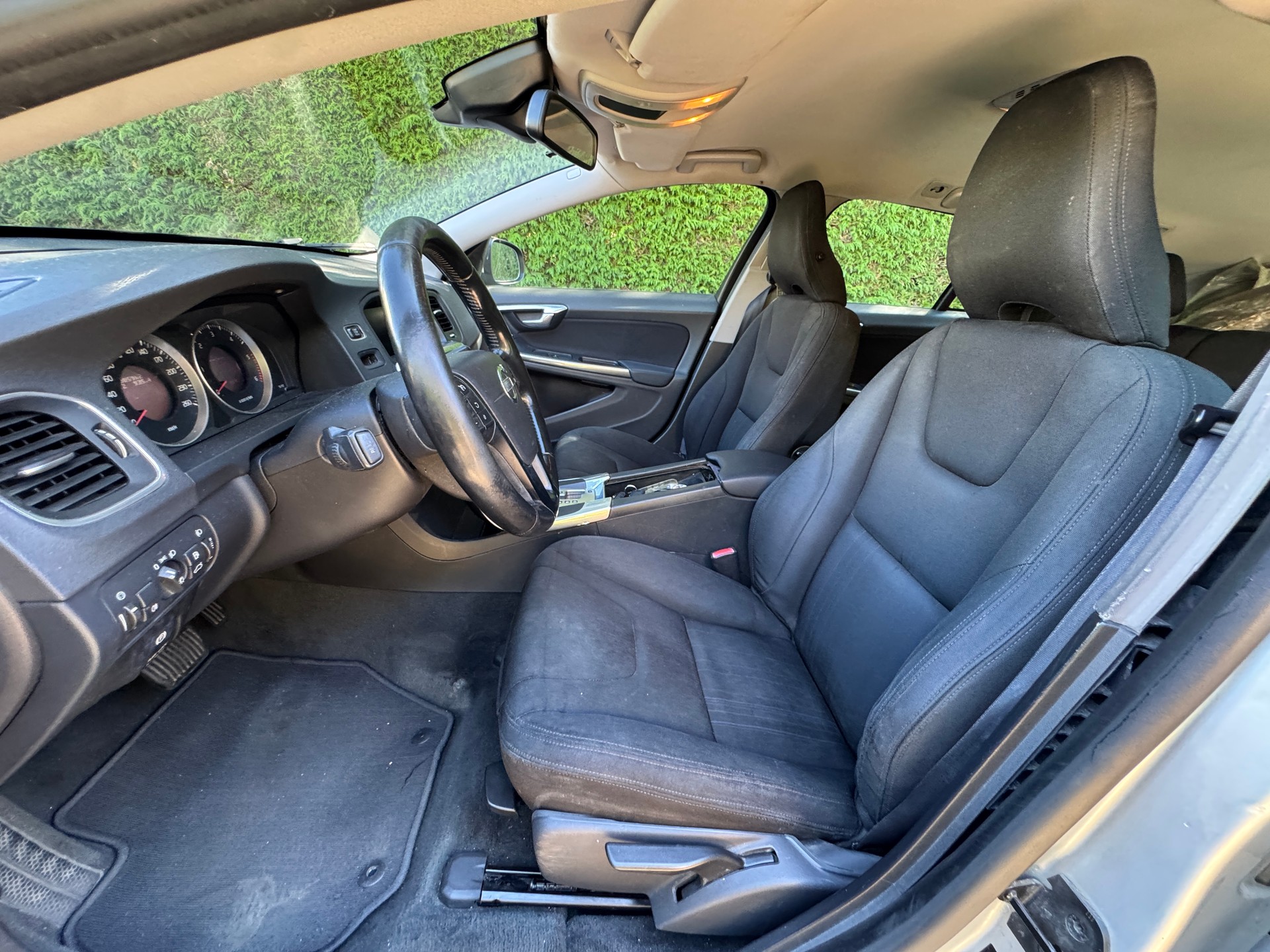 VOLVO V60 D3 Kinetic Geartronic-image-6