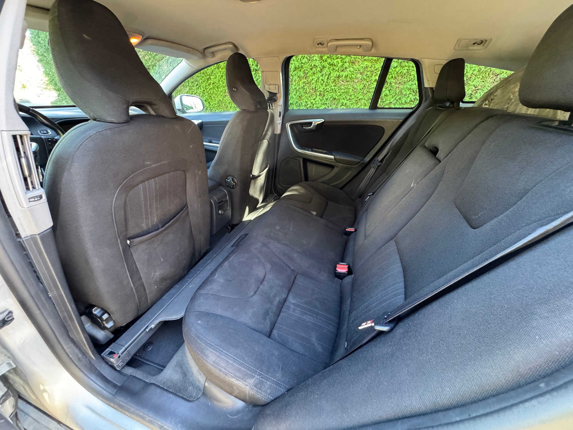VOLVO V60 D3 Kinetic Geartronic-image-9