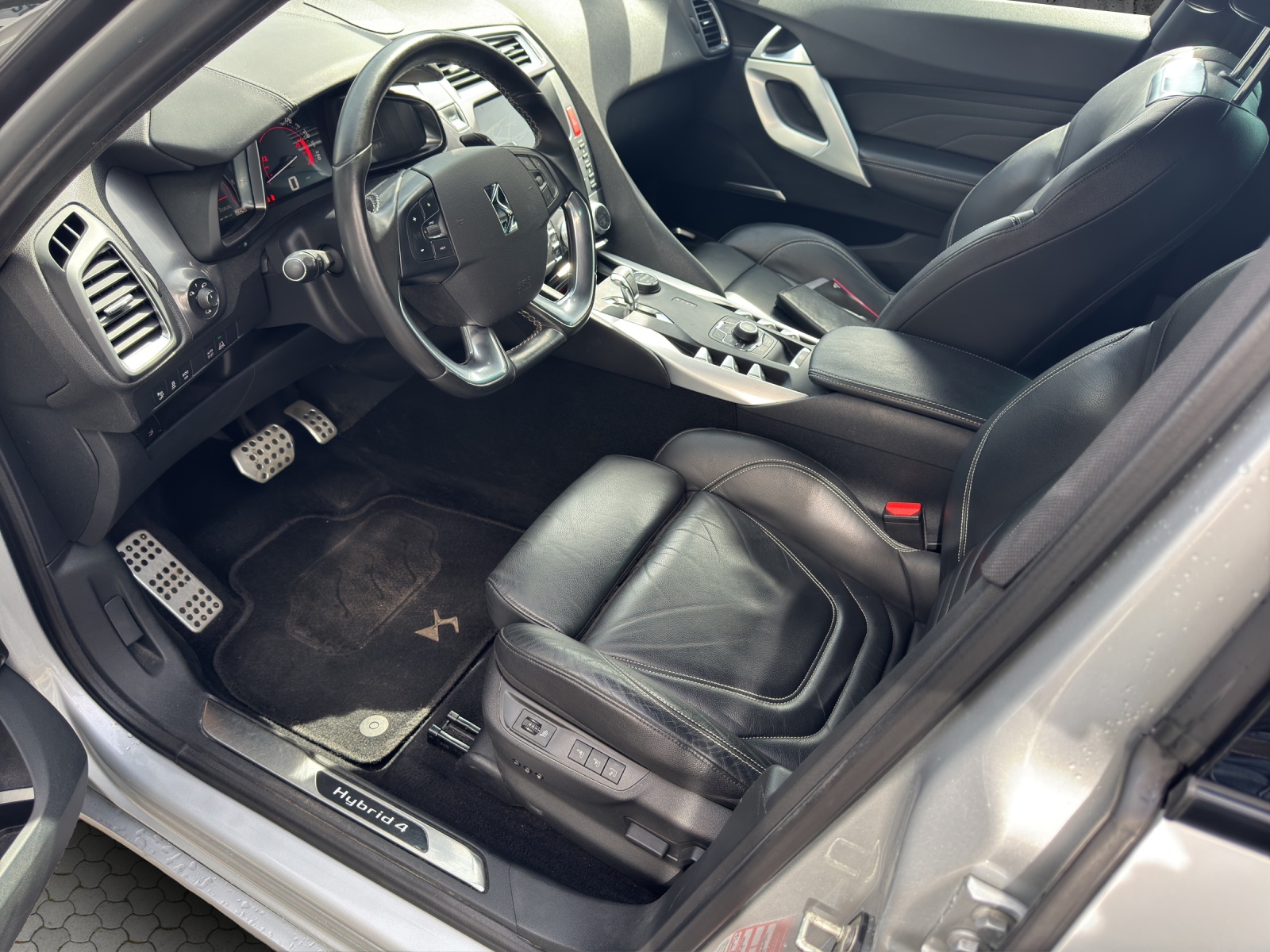 DS AUTOMOBILES DS5 HYbrid4 200 Sport Chic EGS6-image-8