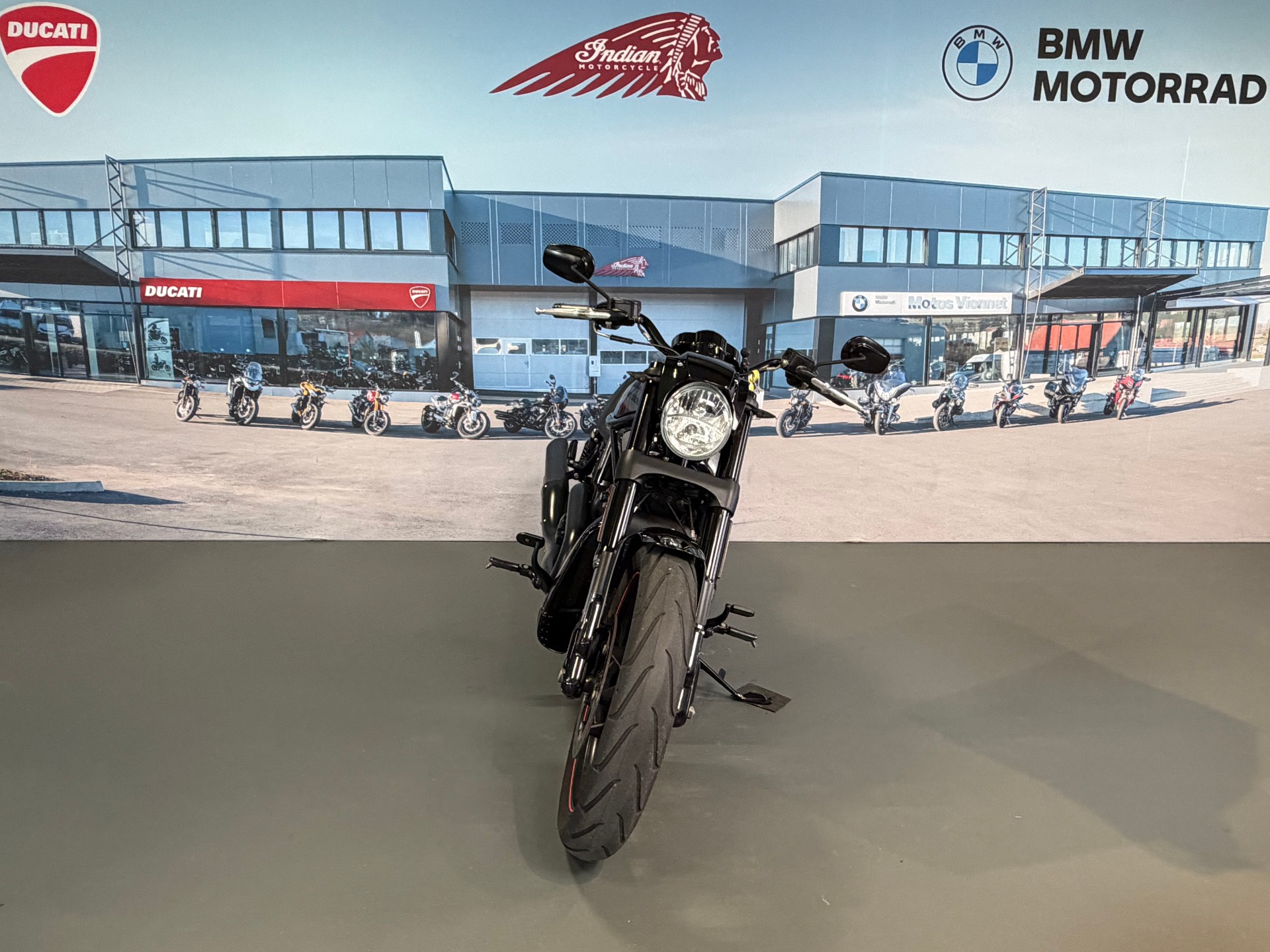 HARLEY-DAVIDSON VRSCDX Night Road Special ABS-showroom-element-1