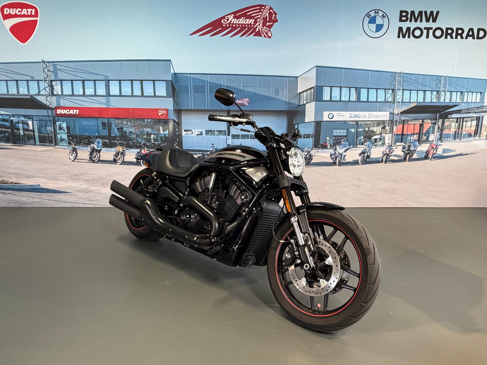 HARLEY-DAVIDSON VRSCDX Night Road Special ABS