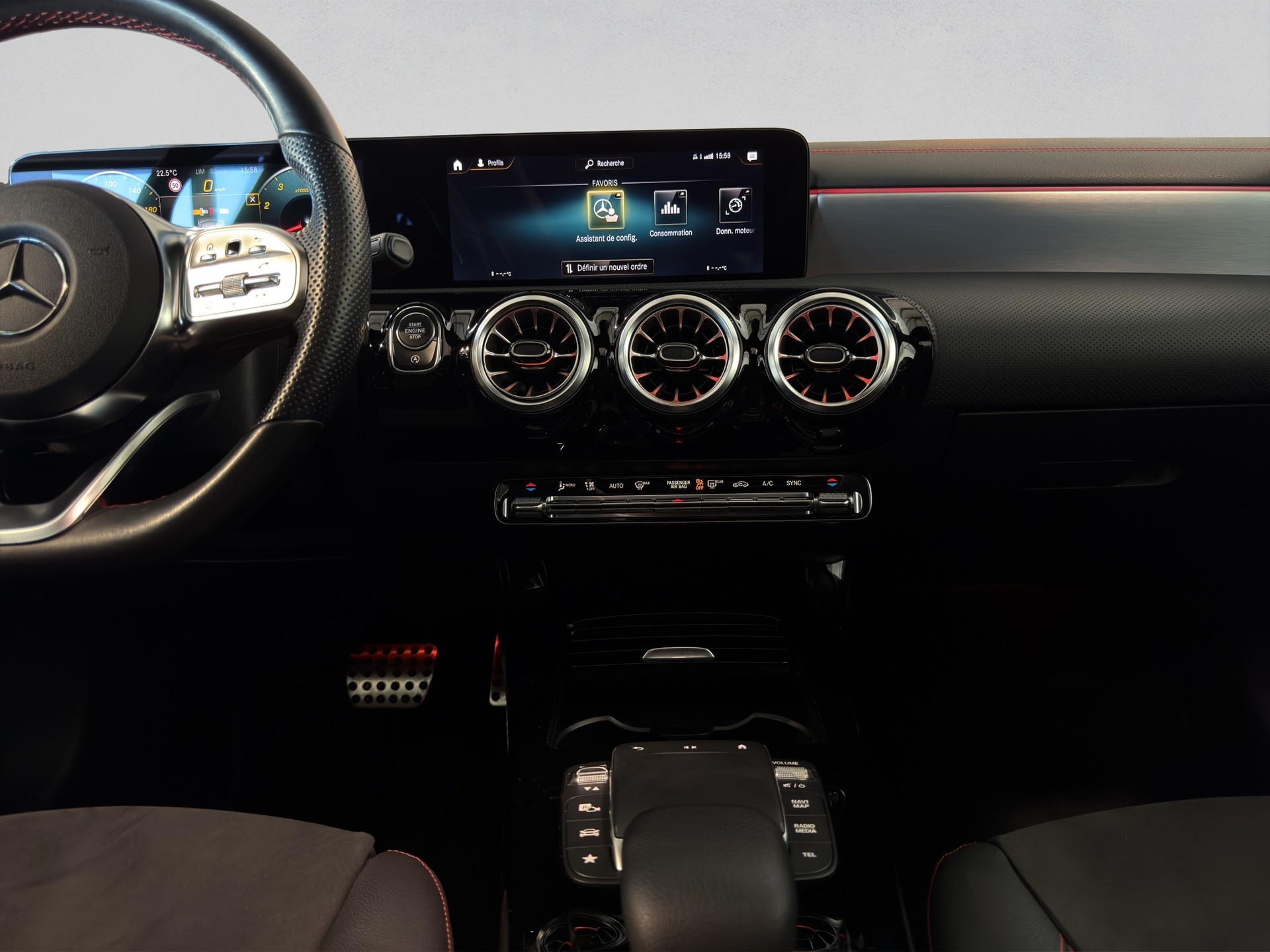 MERCEDES-BENZ CLA Shooting Brake 250 4Matic 7G-DCT AMG Line-image-15