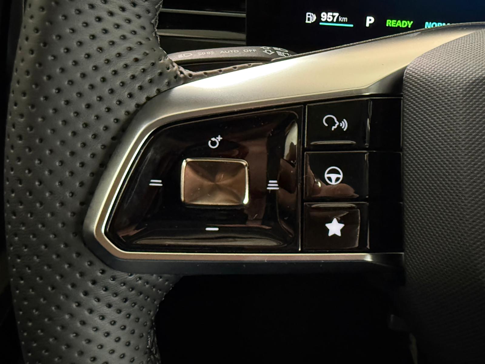 MG HS 1.5 Hybrid Luxury-image-8
