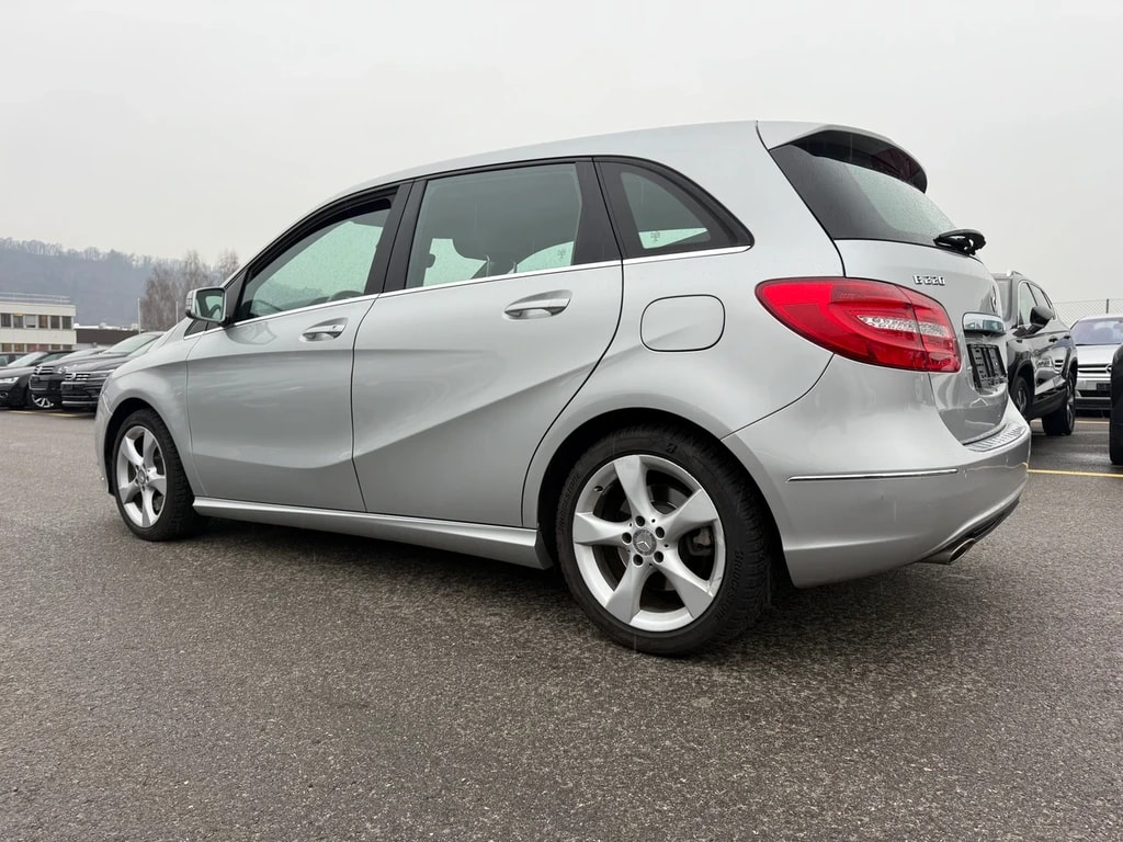 MERCEDES-BENZ B 220 4Matic 7G-DCT-image-6