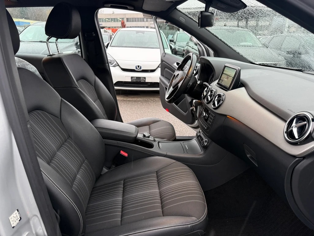 MERCEDES-BENZ B 220 4Matic 7G-DCT-image-9