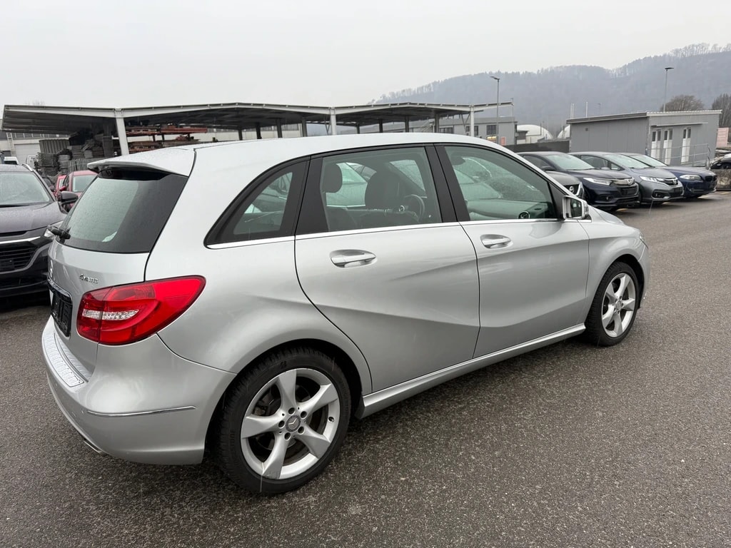 MERCEDES-BENZ B 220 4Matic 7G-DCT-image-4