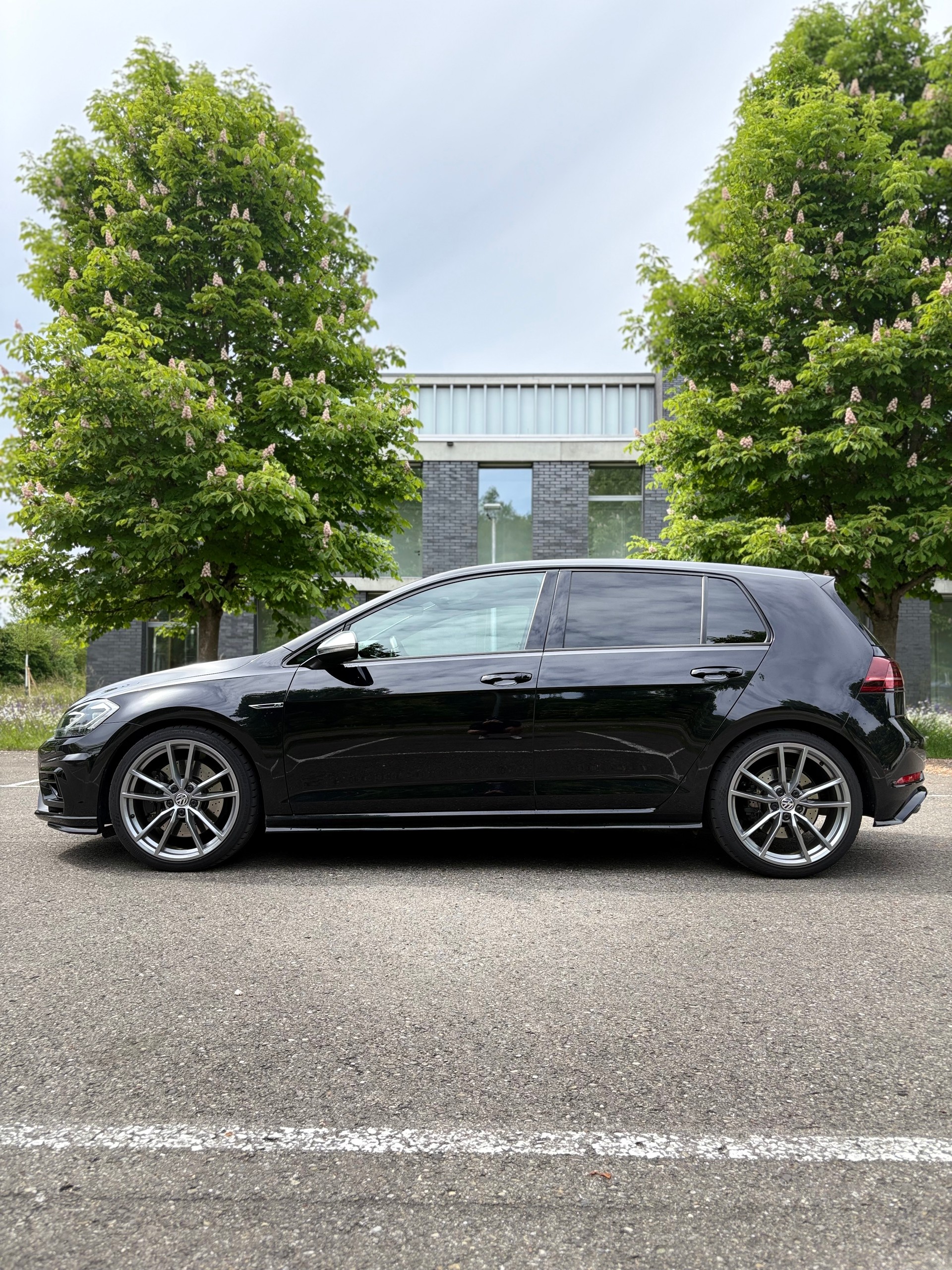 VW 2.0 TSI R 4 Motion-image-3
