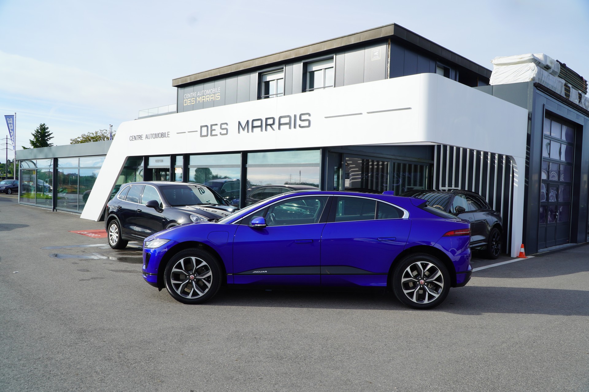 JAGUAR I-Pace EV400 HSE AWD-image-4