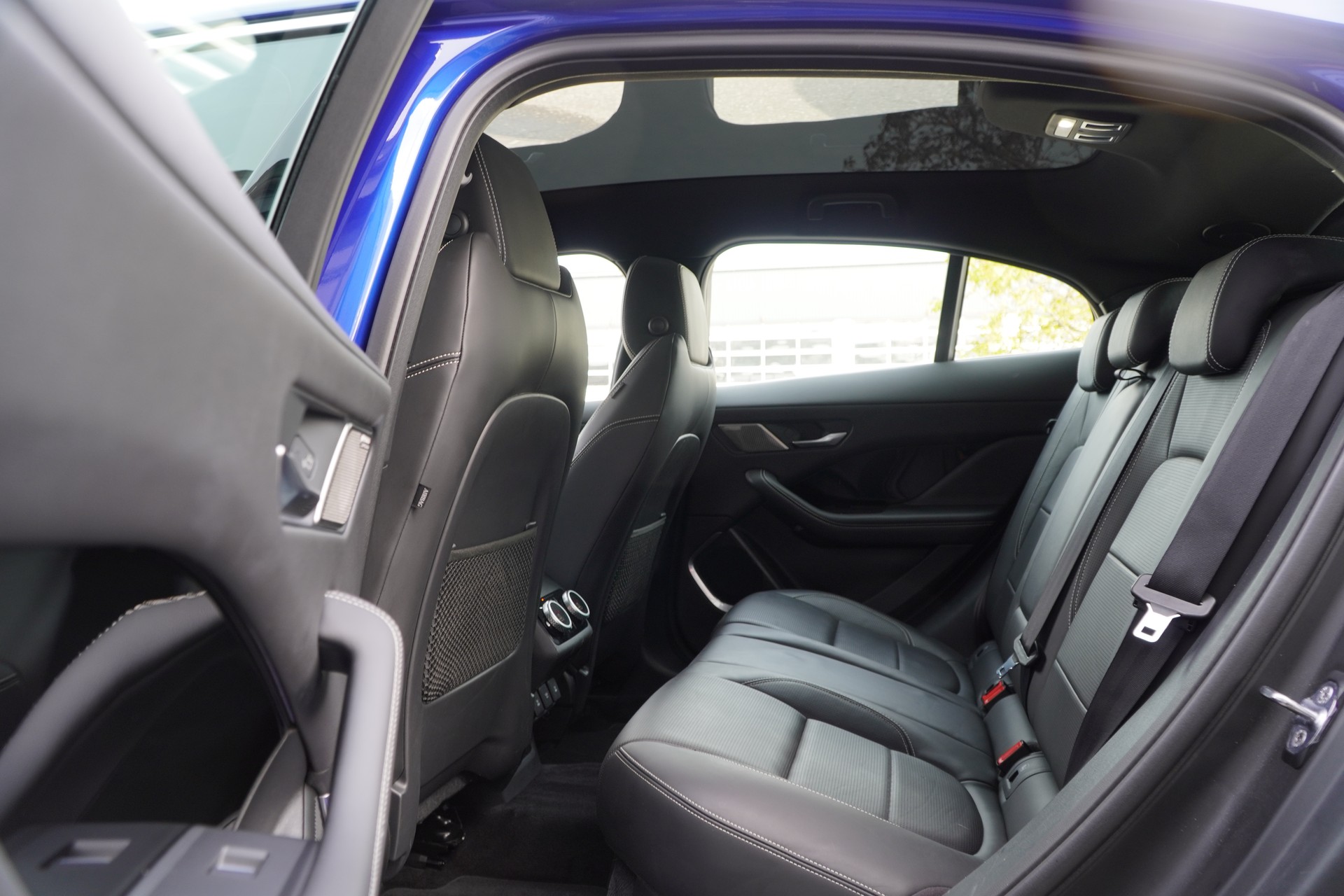 JAGUAR I-Pace EV400 HSE AWD-image-21