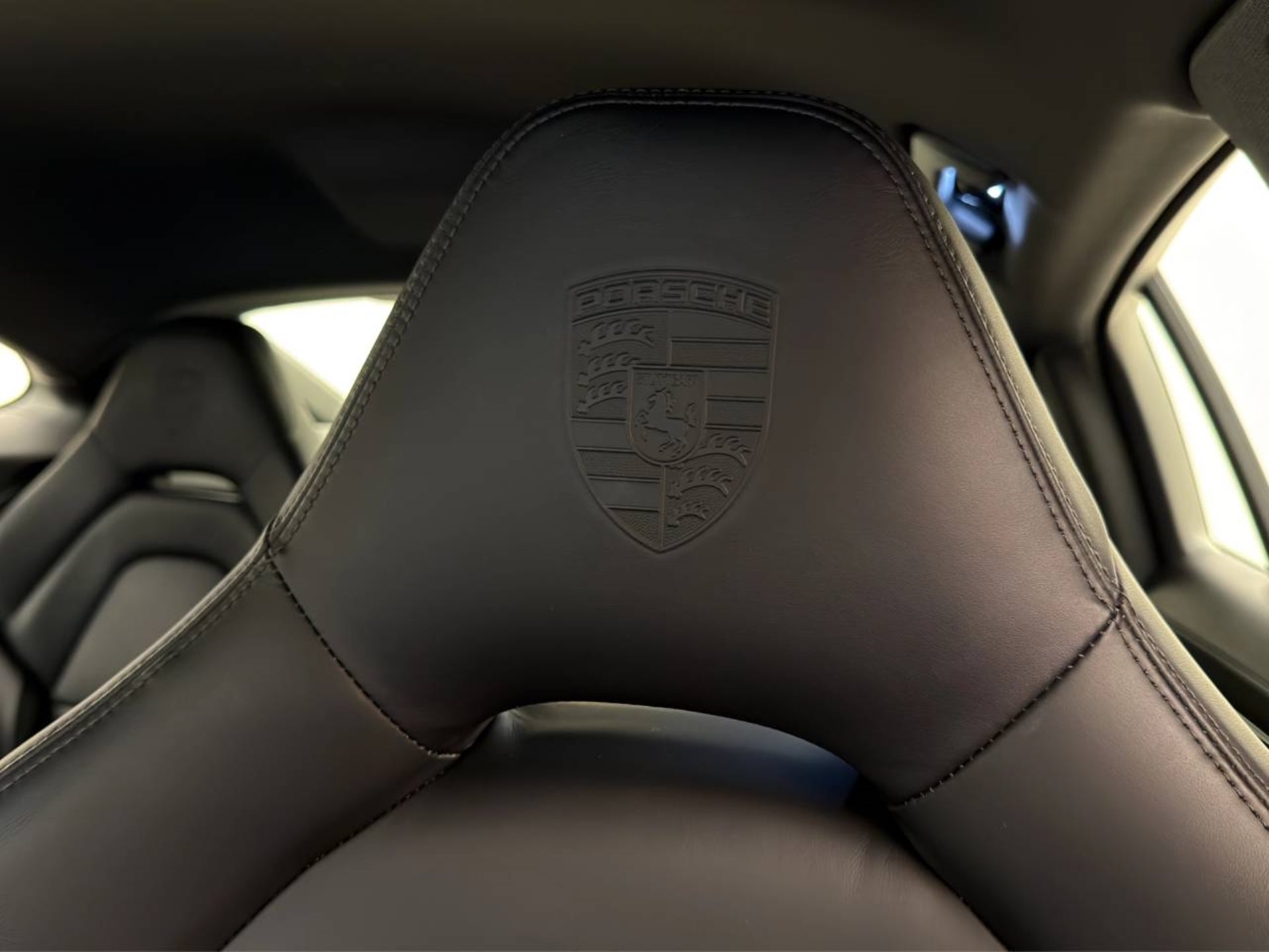 PORSCHE Panamera 4 E-Hybrid-image-14