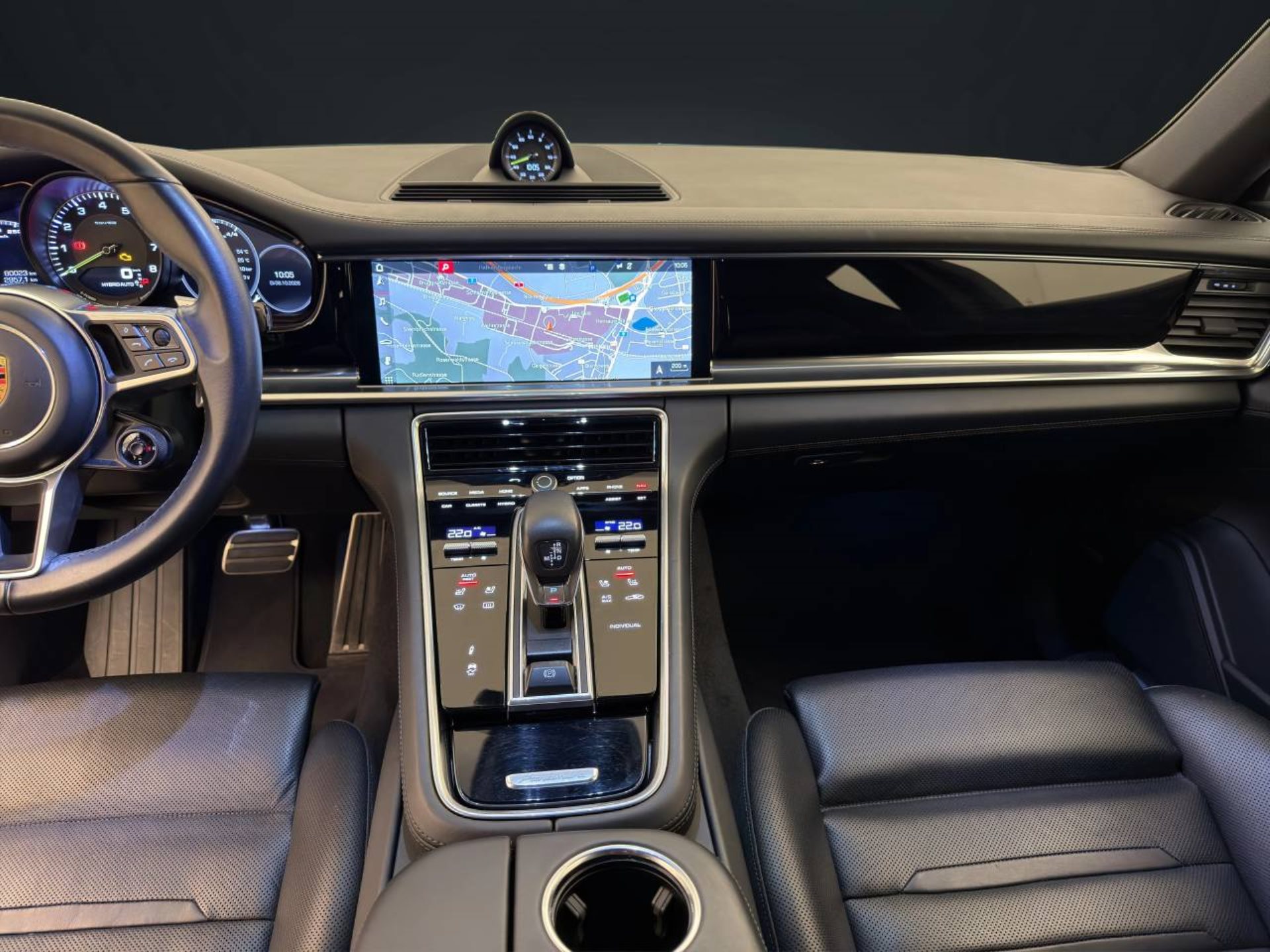 PORSCHE Panamera 4 E-Hybrid-image-21