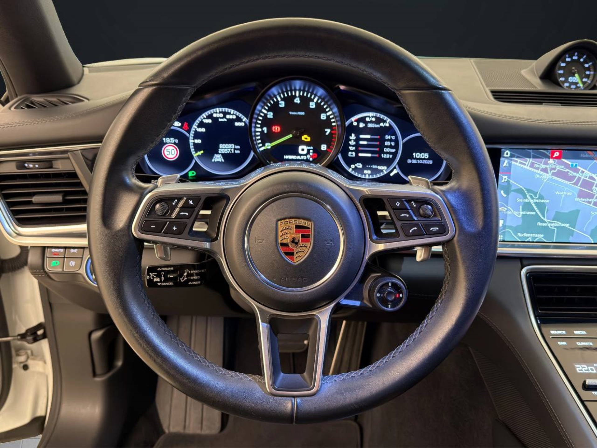 PORSCHE Panamera 4 E-Hybrid-image-13