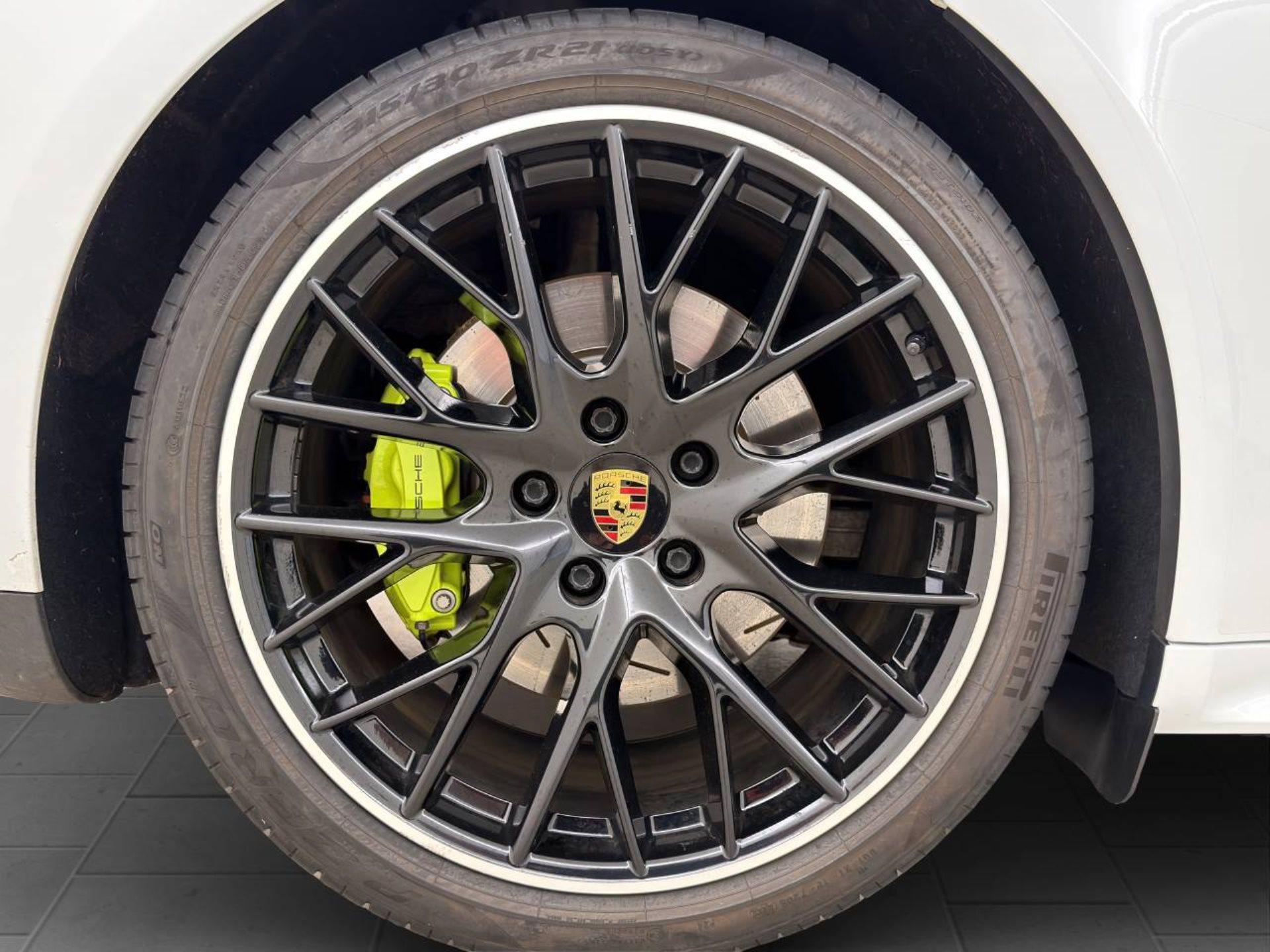 PORSCHE Panamera 4 E-Hybrid-image-12