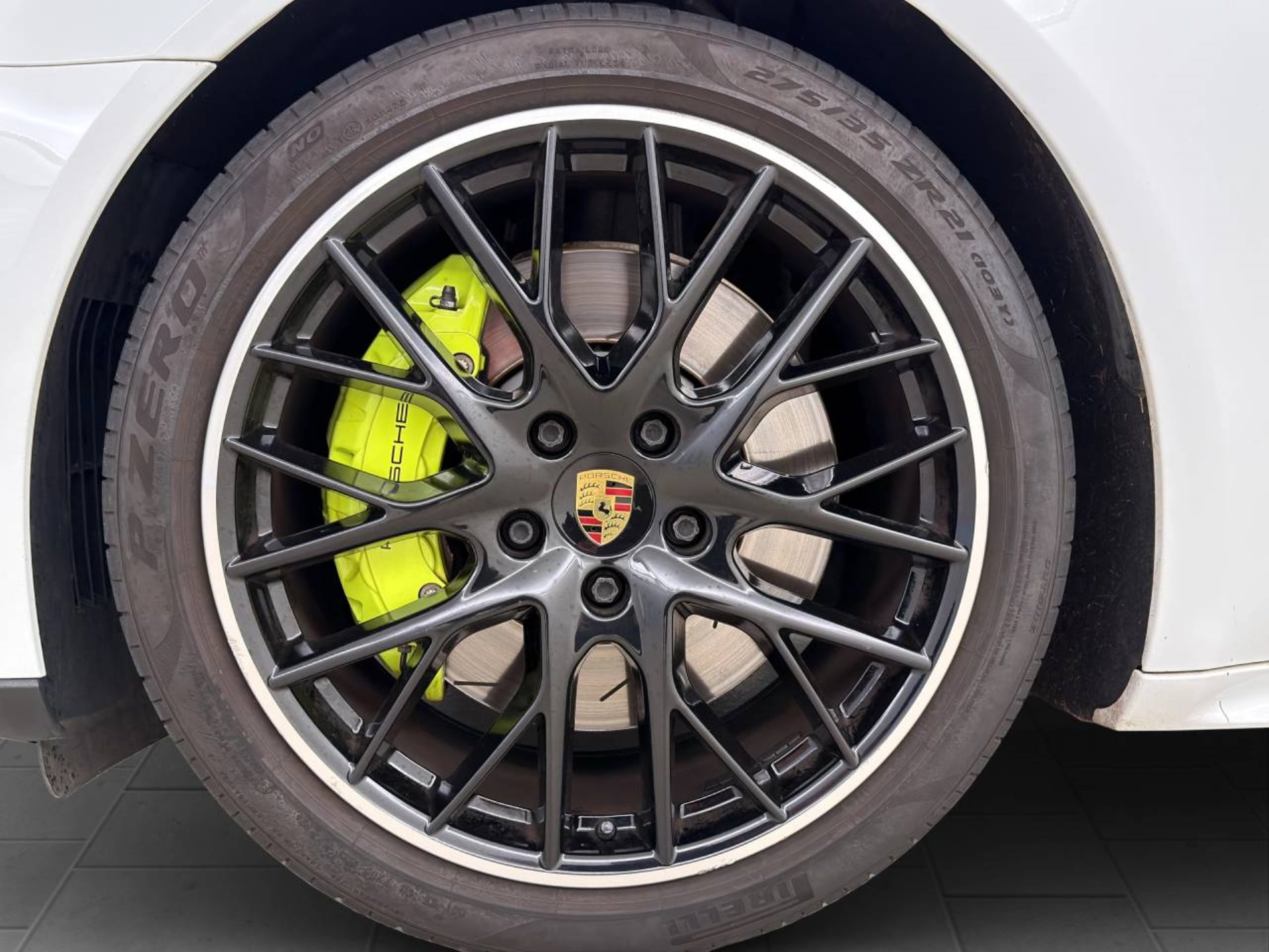 PORSCHE Panamera 4 E-Hybrid-image-11