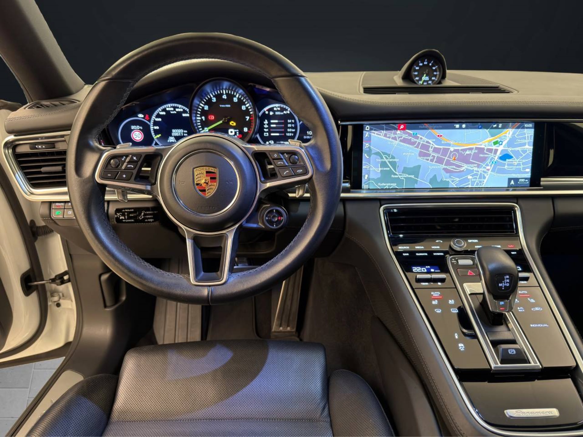 PORSCHE Panamera 4 E-Hybrid-image-17