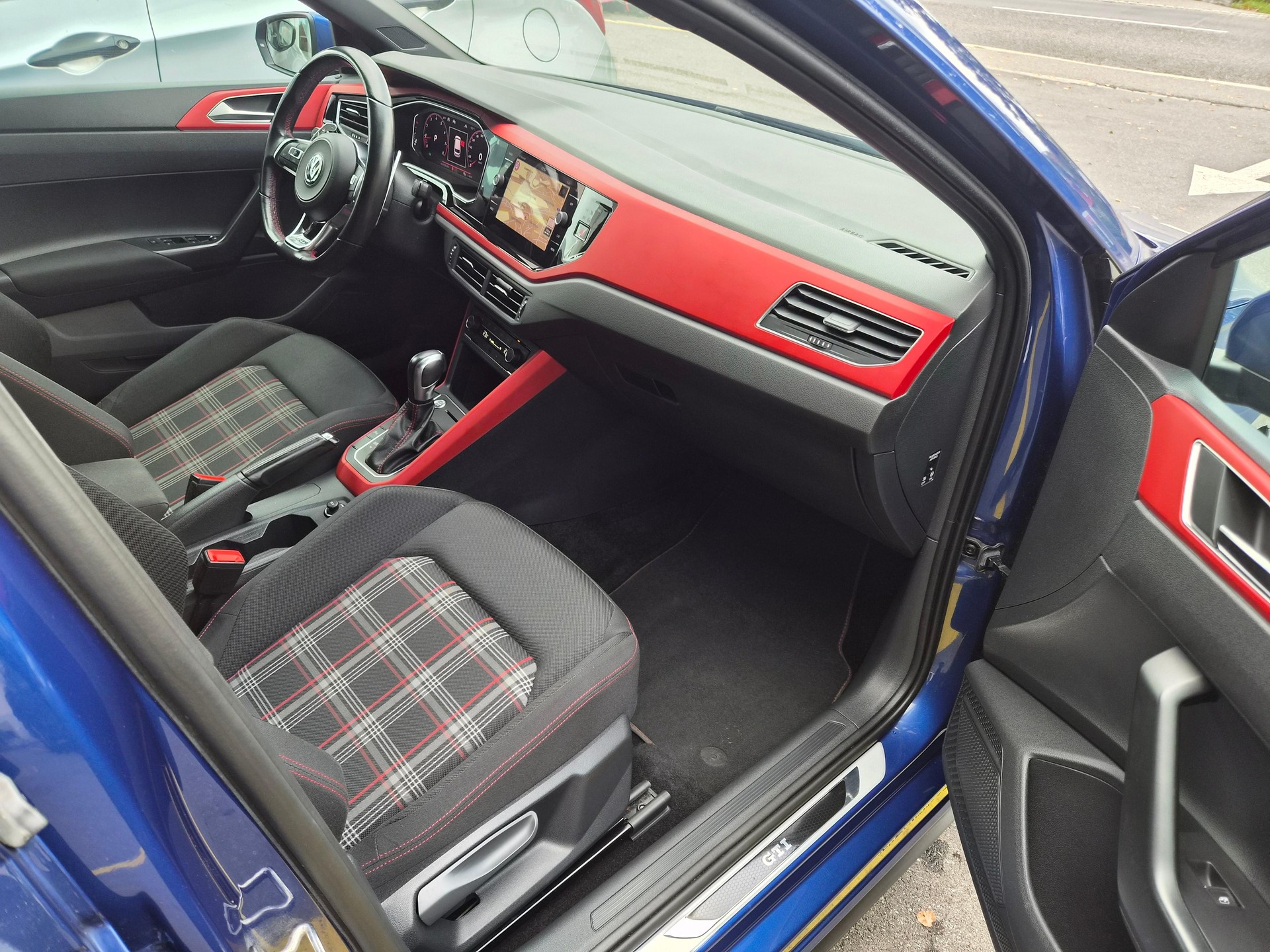 VW Polo 2.0 TSI GTI DSG-image-11