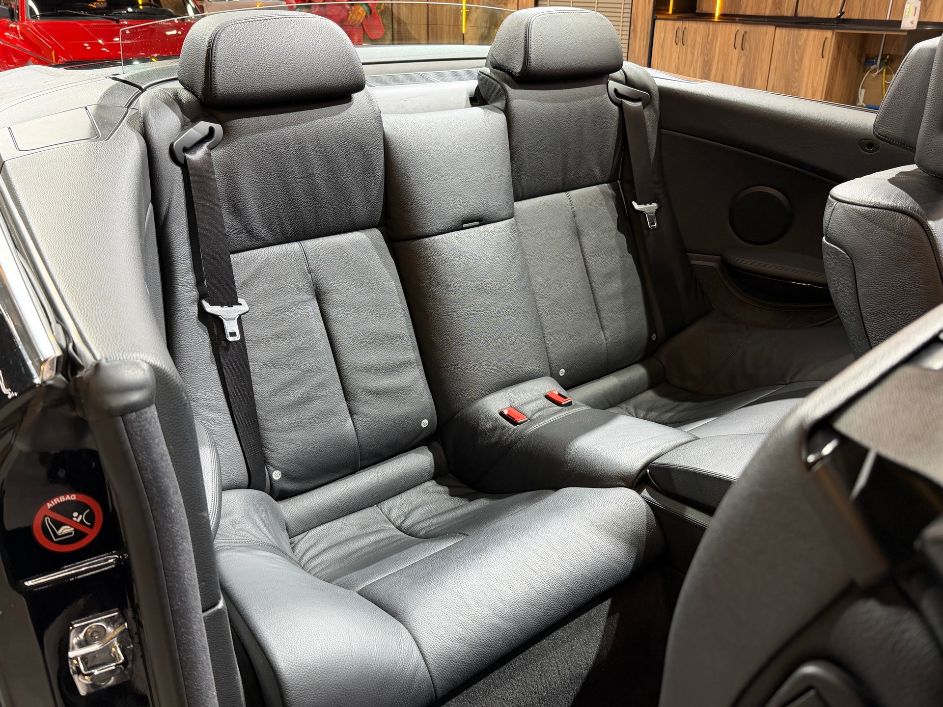 BMW 630i Steptronic Cabrio-image-14