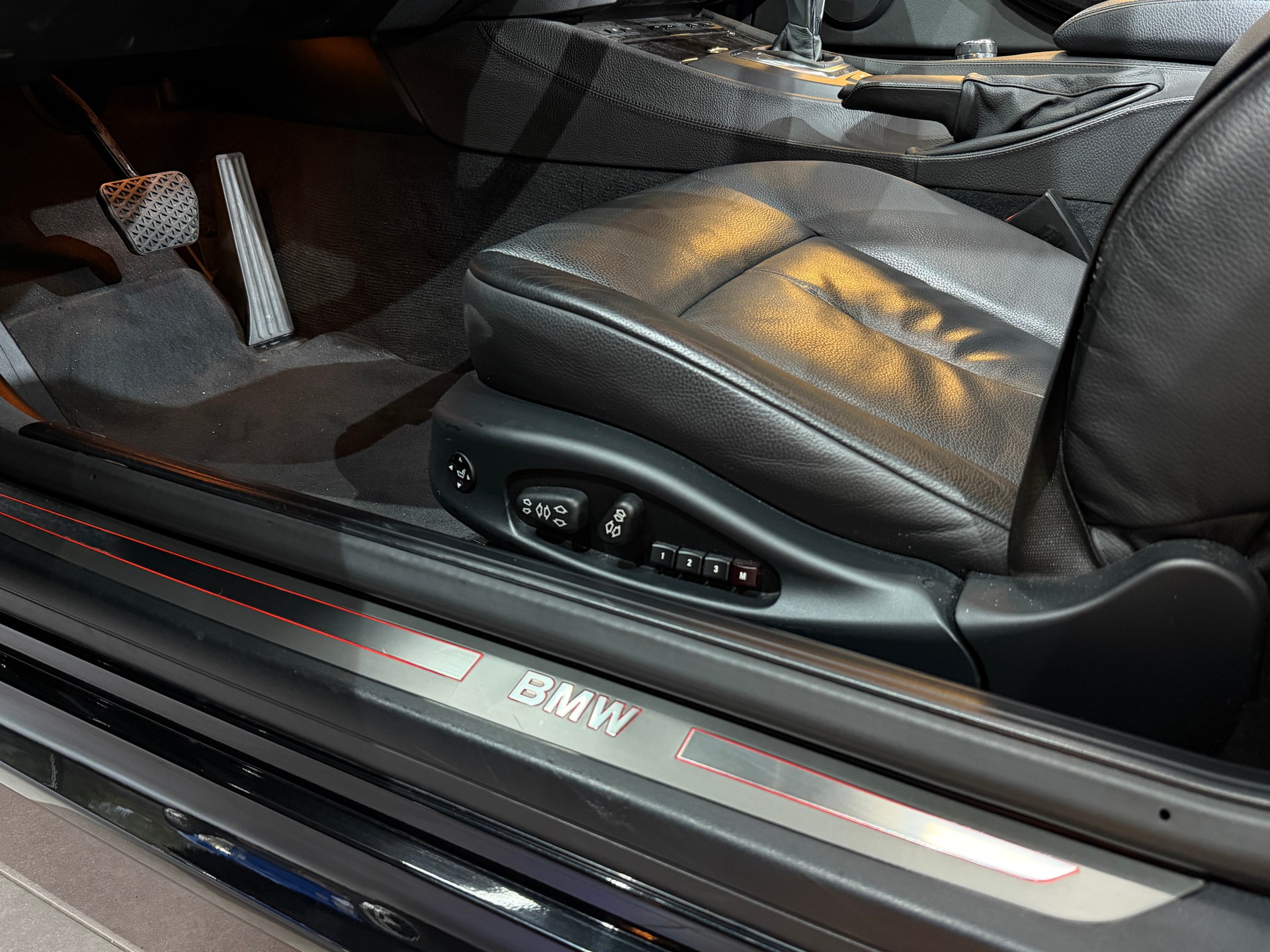 BMW 630i Steptronic Cabrio-image-15