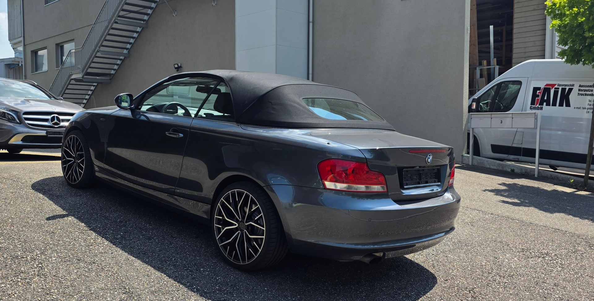 BMW 118i-image-1