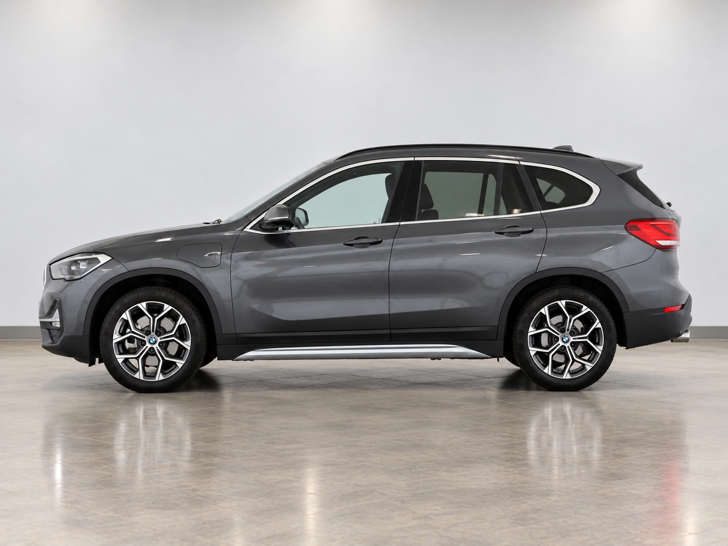 BMW X1 xDrive 25e xLine Steptronic-image-1