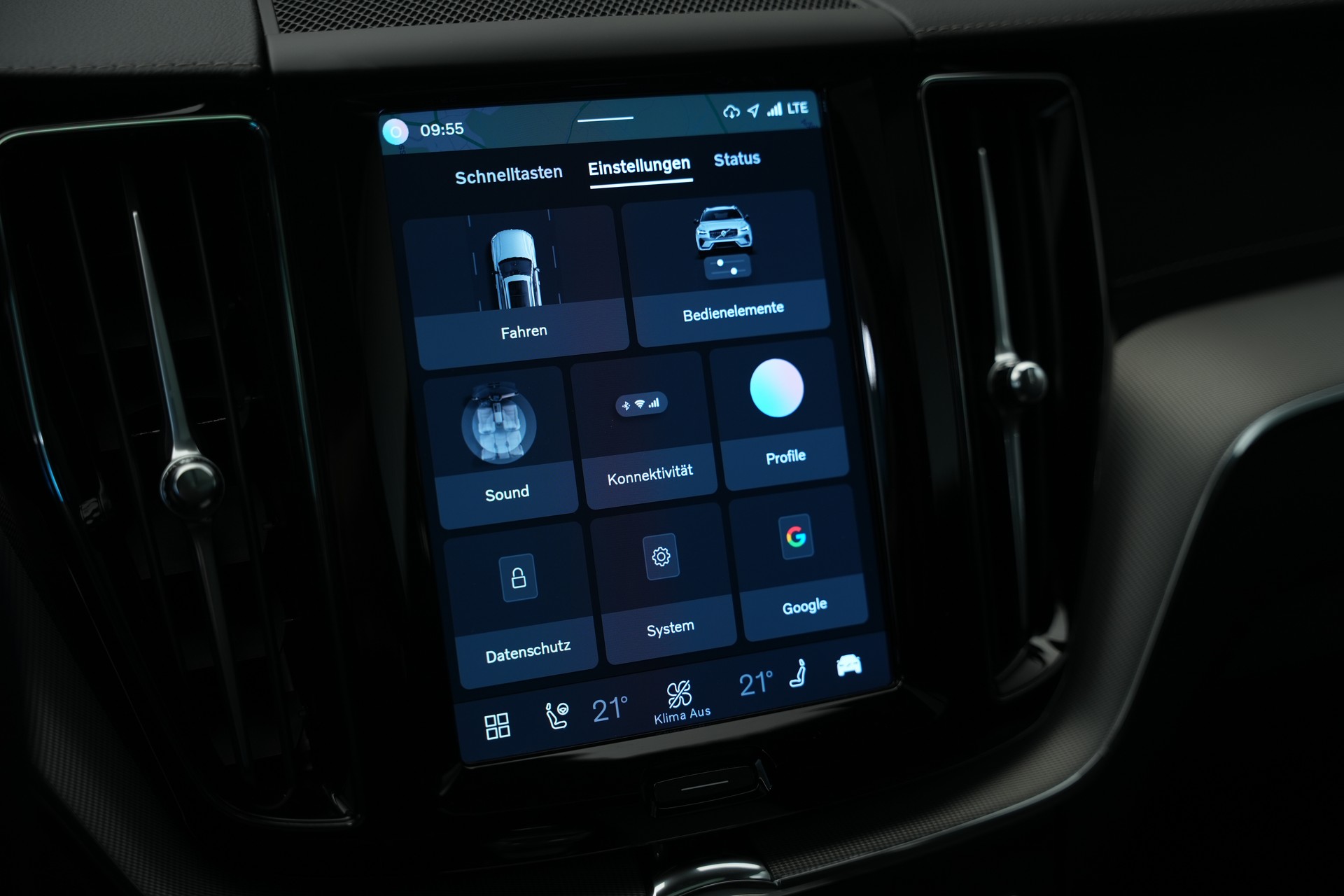 VOLVO XC60 T8 eAWD PluginHybrid Ultimate Dark Geartronic Black Edition Ultra-image-19