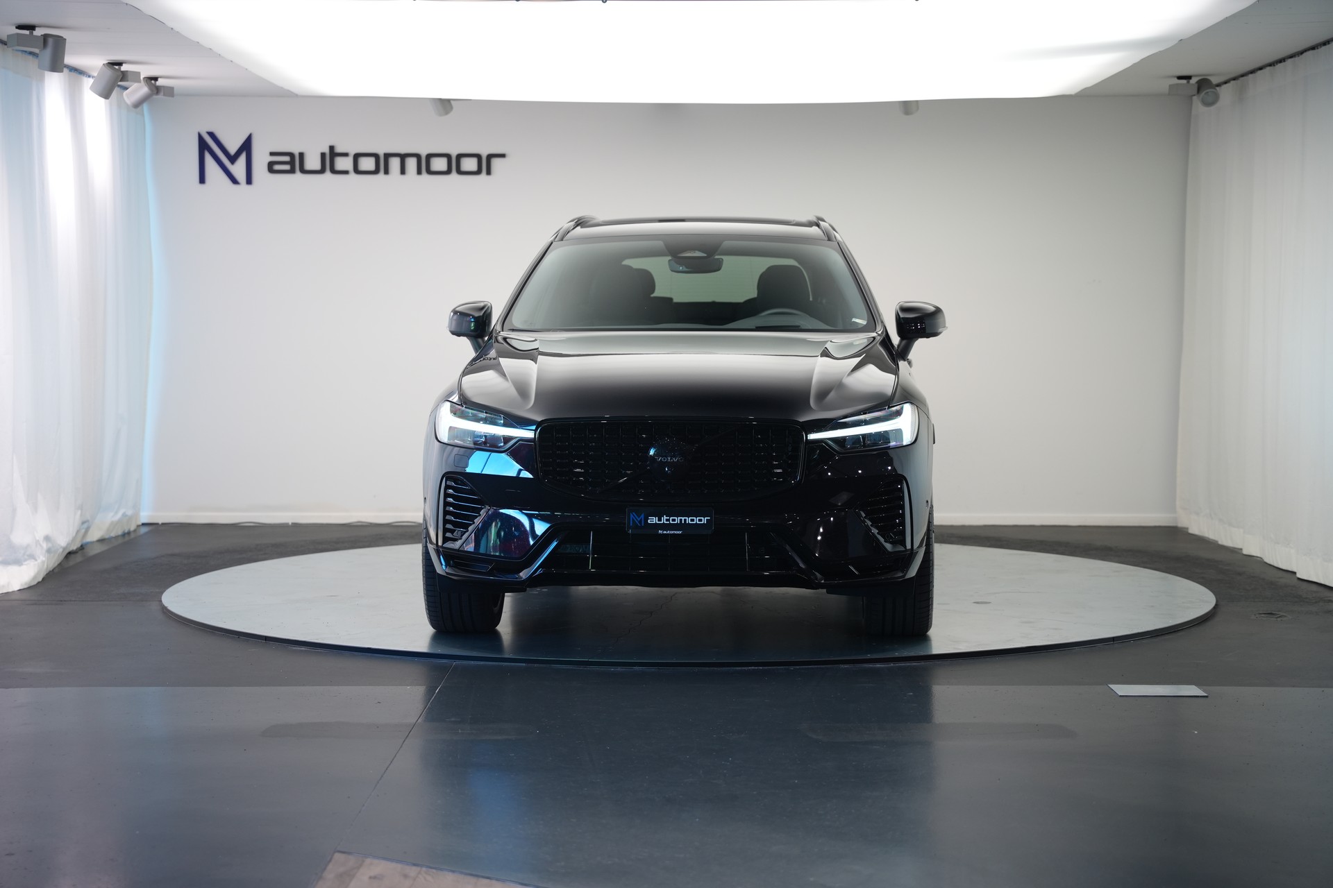 VOLVO XC60 T8 eAWD PluginHybrid Ultimate Dark Geartronic Black Edition Ultra-image-1
