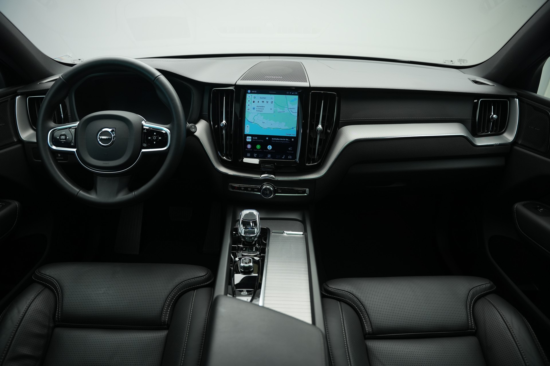 VOLVO XC60 T8 eAWD PluginHybrid Ultimate Dark Geartronic Black Edition Ultra-image-8