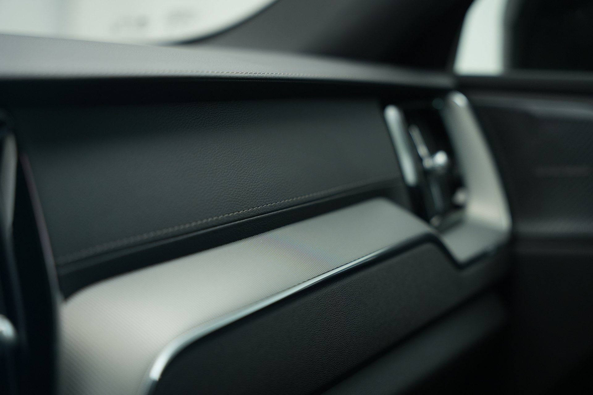 VOLVO XC60 T8 eAWD PluginHybrid Ultimate Dark Geartronic Black Edition Ultra-image-34