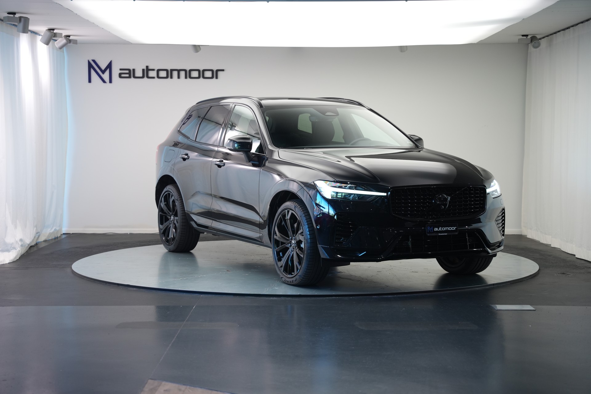 VOLVO XC60 T8 eAWD PluginHybrid Ultimate Dark Geartronic Black Edition Ultra-image-2