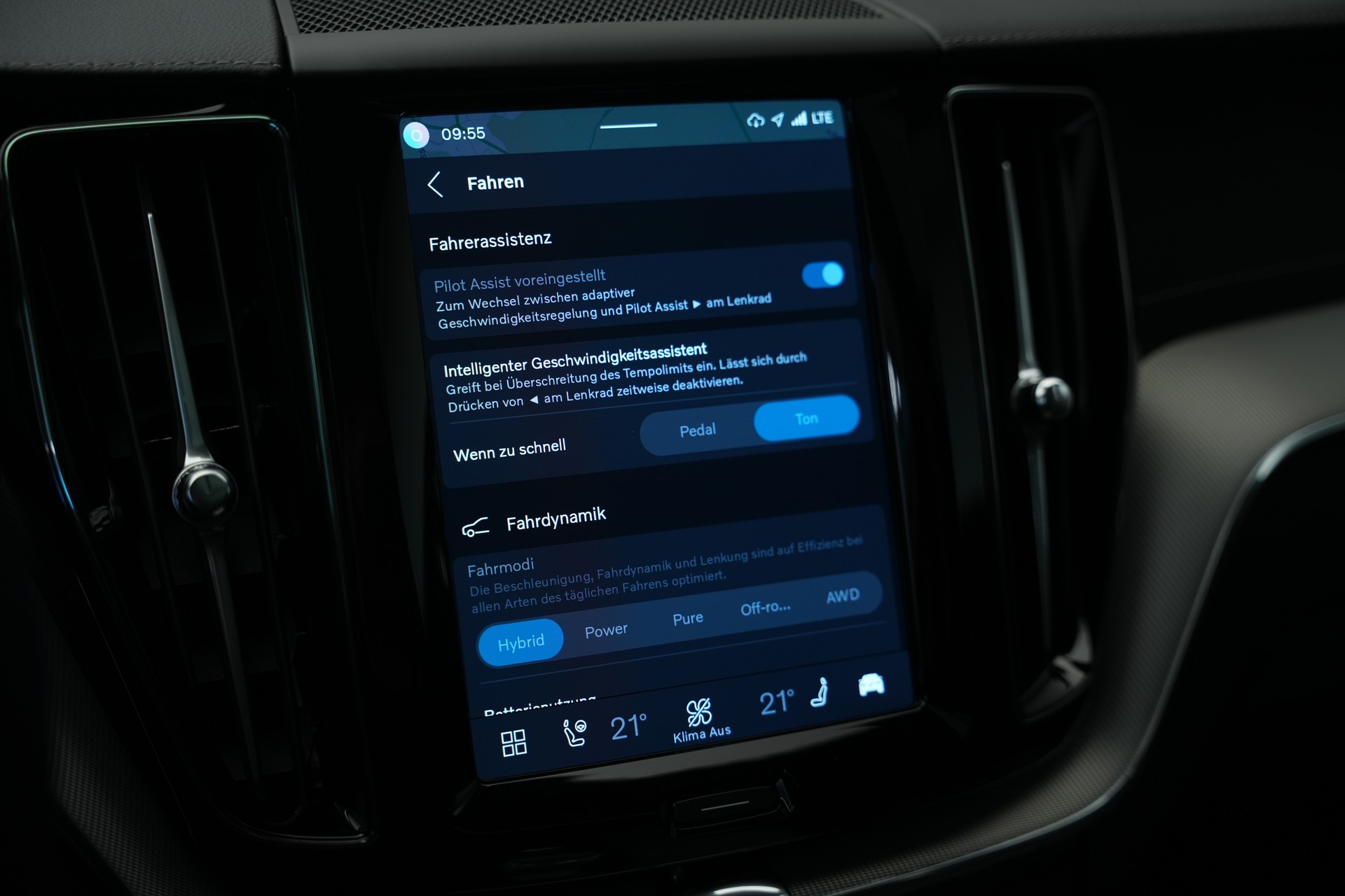 VOLVO XC60 T8 eAWD PluginHybrid Ultimate Dark Geartronic Black Edition Ultra-image-20