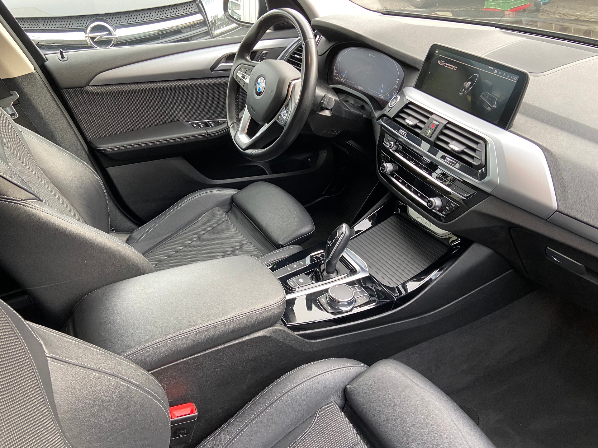 BMW X3 xDrive 30e-image-3