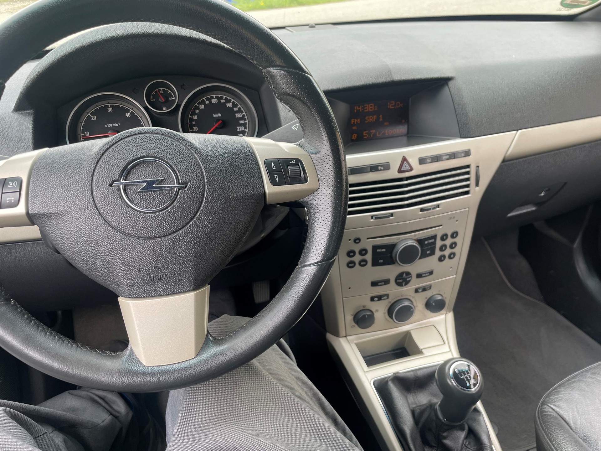 OPEL Astra TT 1.9 CDTi 16V Cosmo-image-7