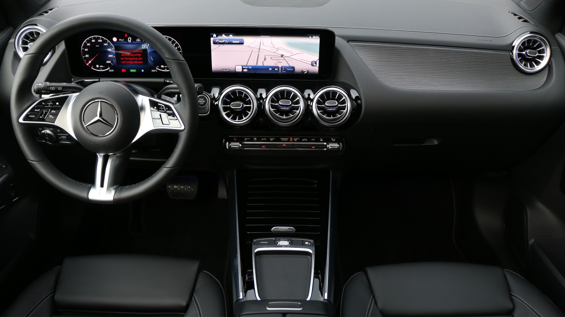 MERCEDES-BENZ GLA 250 e 8G-DCT-image-6