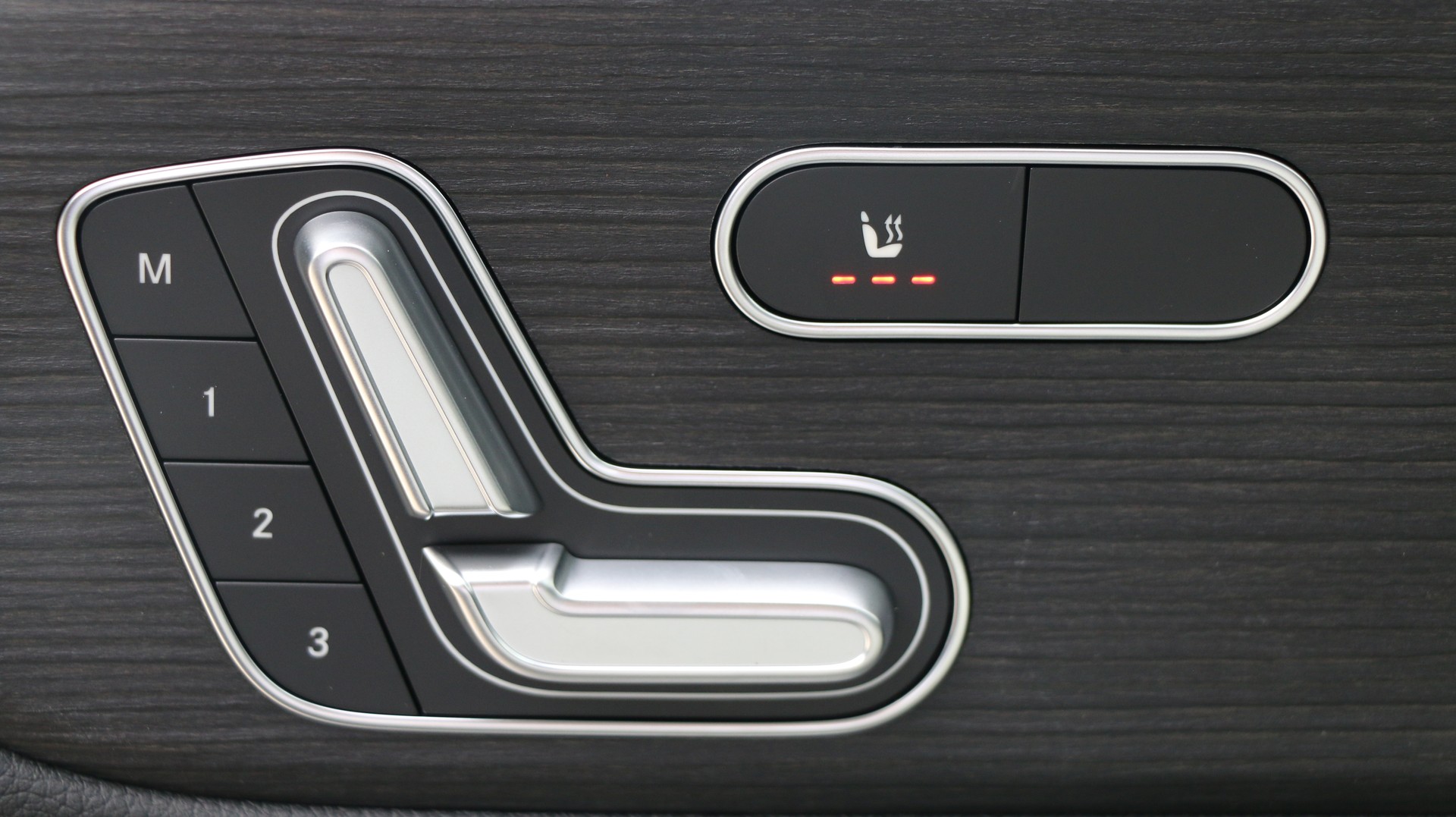 MERCEDES-BENZ GLA 250 e 8G-DCT-image-9