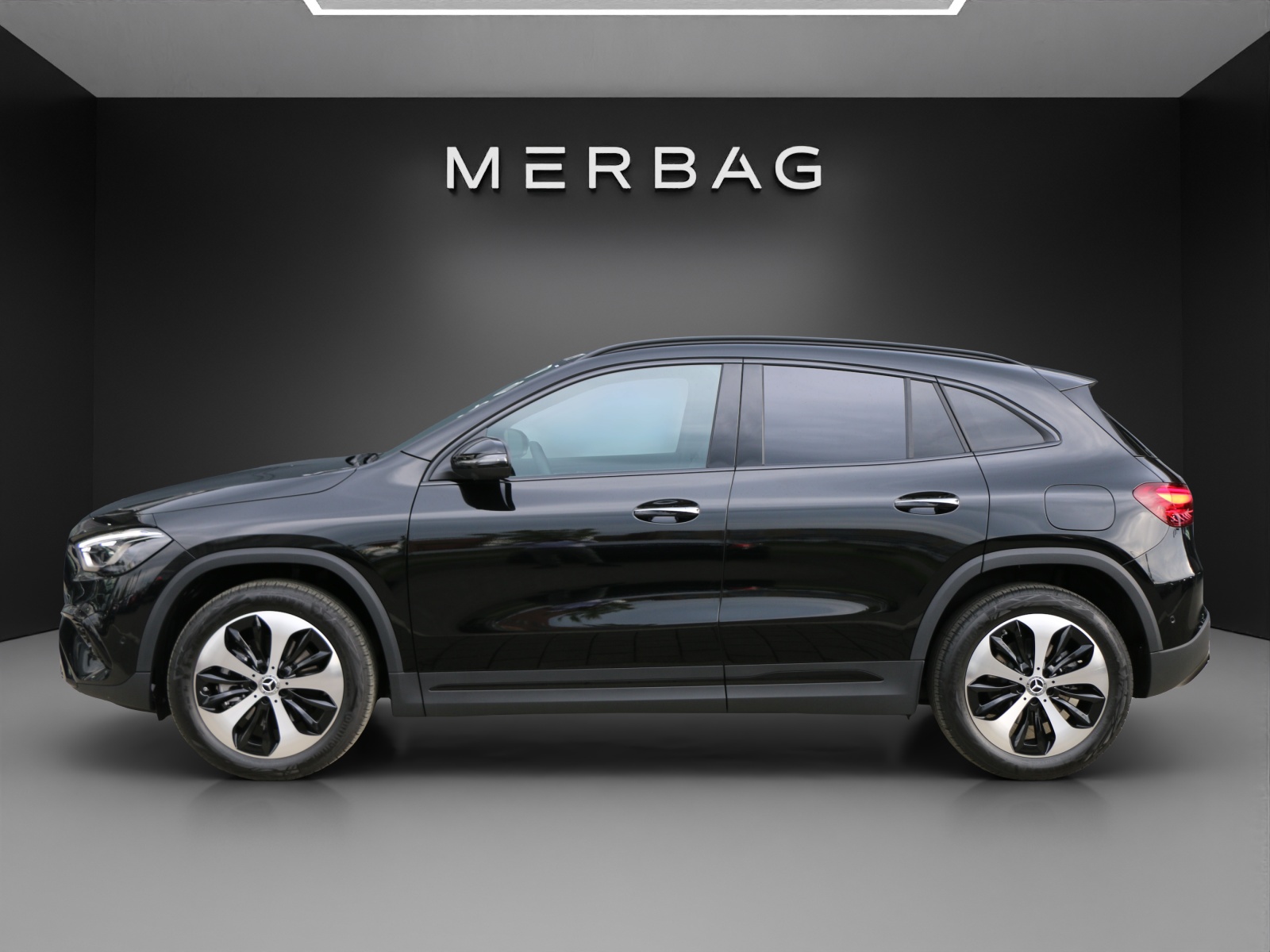 MERCEDES-BENZ GLA 250 e 8G-DCT-image-1