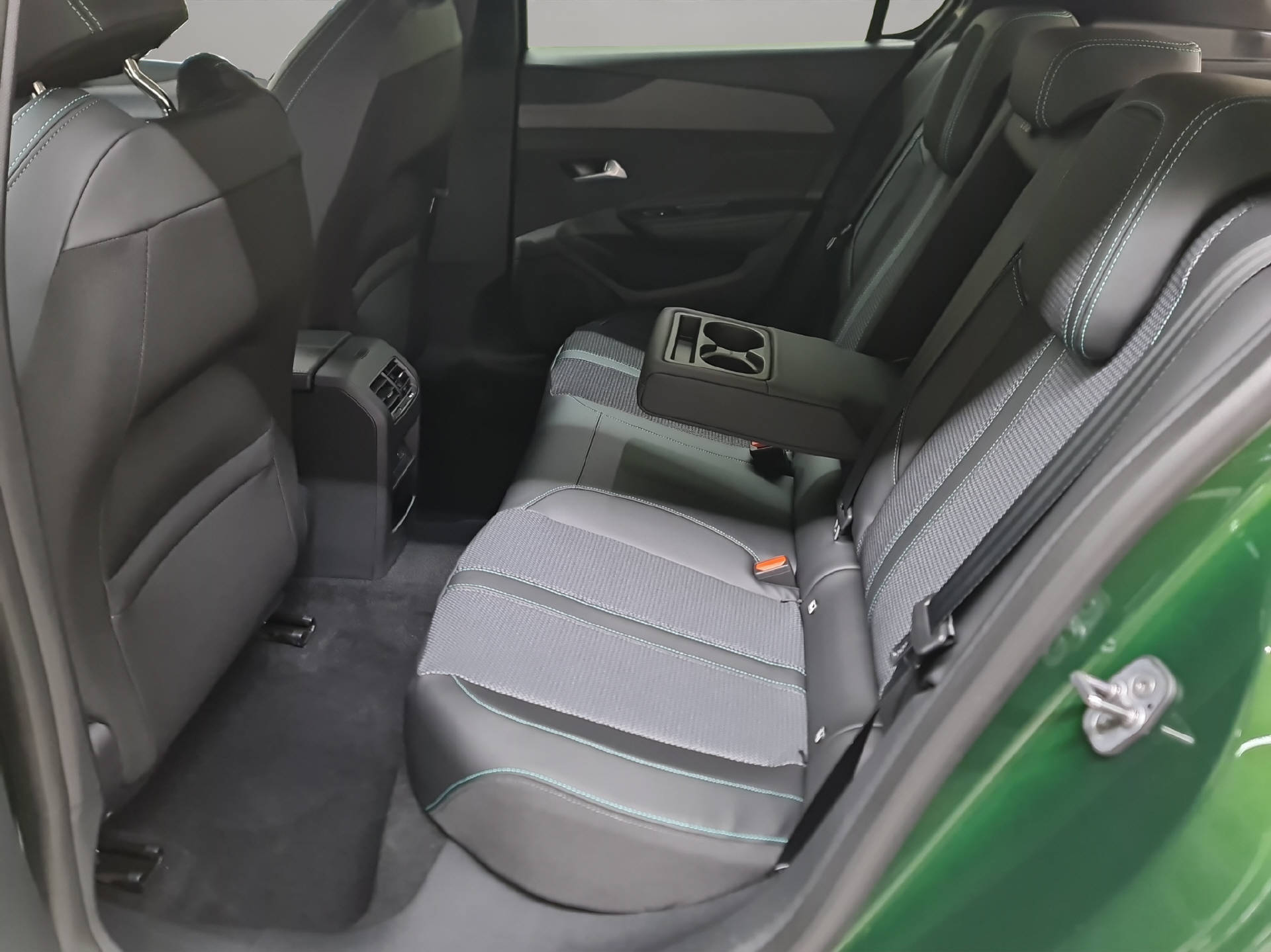 PEUGEOT E-308 Allure-image-9
