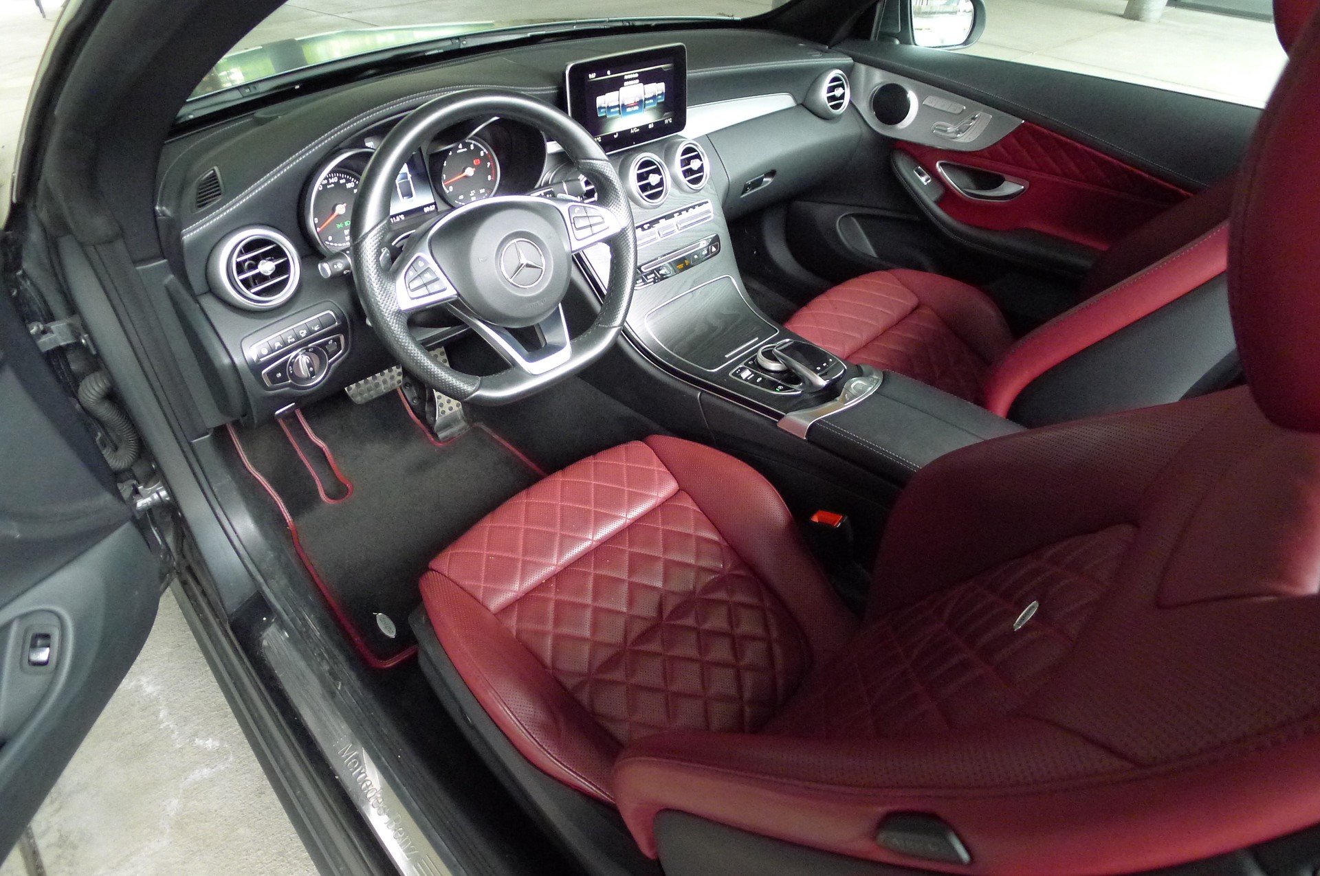 MERCEDES-BENZ C 400 Cabriolet AMG Line 4Matic 9G-Tronig-image-16