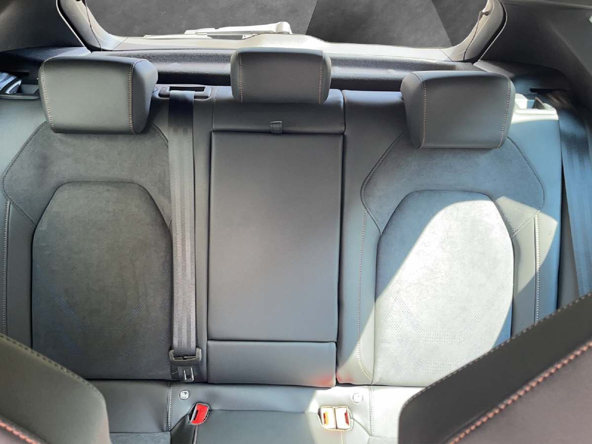CUPRA Leon 1.5 eTSI DSG-image-6