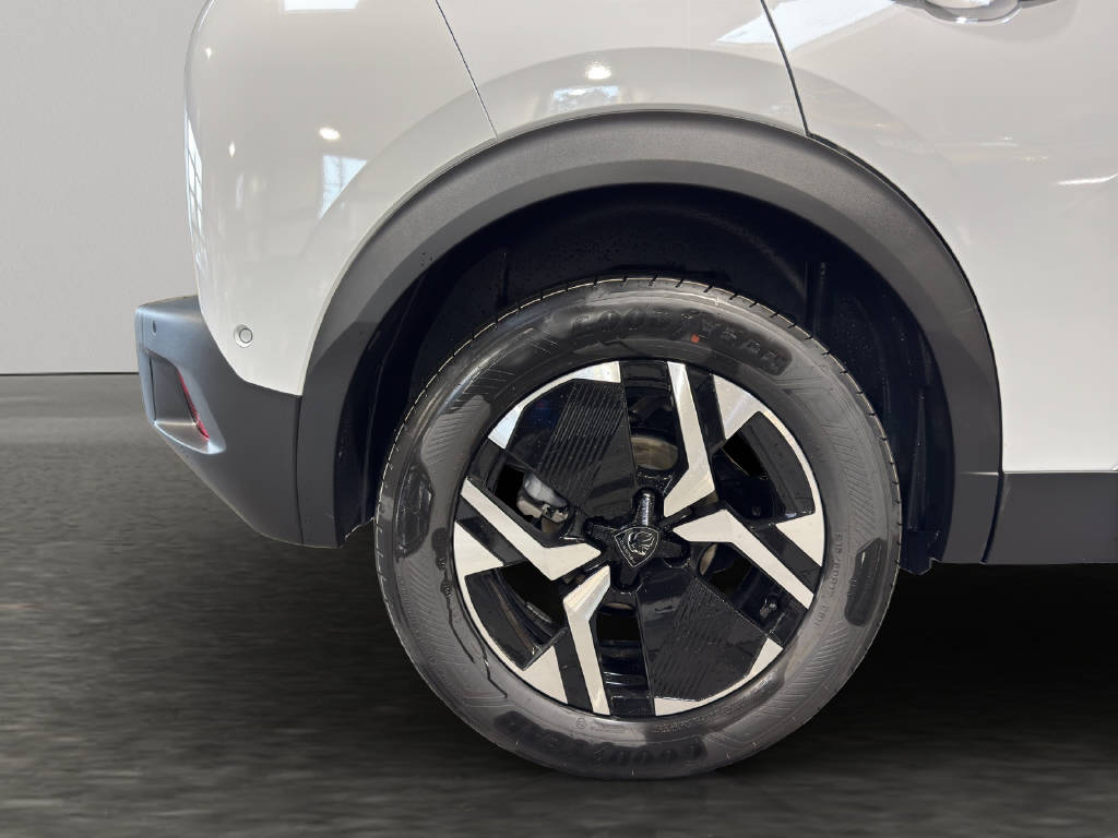 PEUGEOT 2008 1.2 PureTech 130 Allure Premium-image-12
