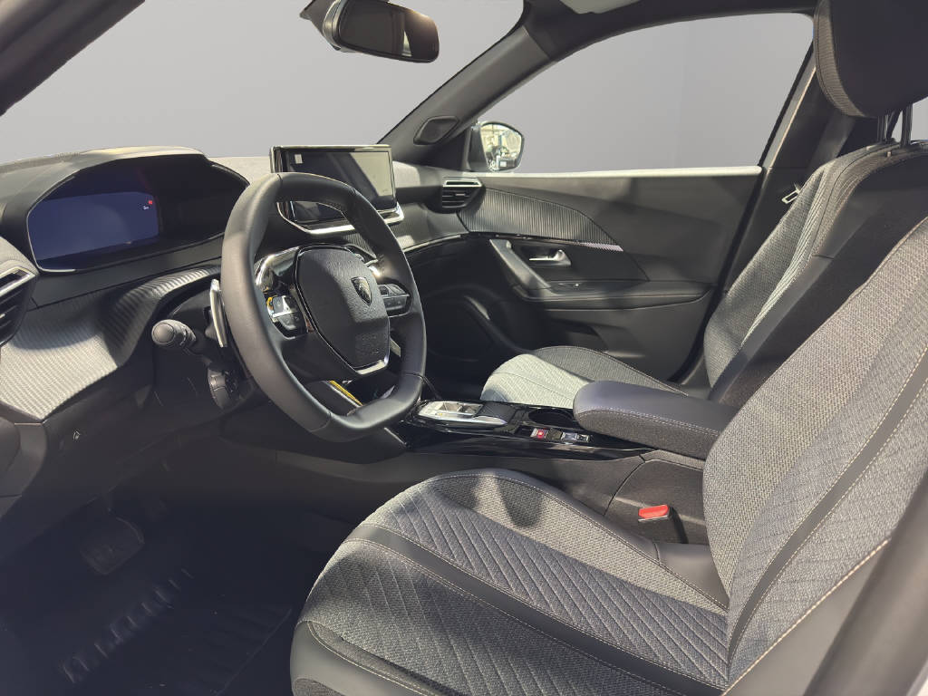 PEUGEOT 2008 1.2 PureTech 130 Allure Premium-image-7