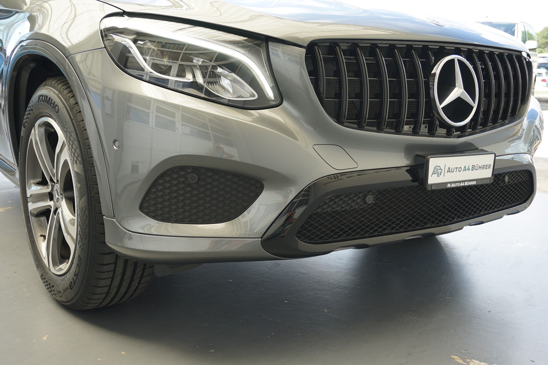MERCEDES-BENZ GLC 250 AMG Line 4Matic 211PS Benziner-image-4