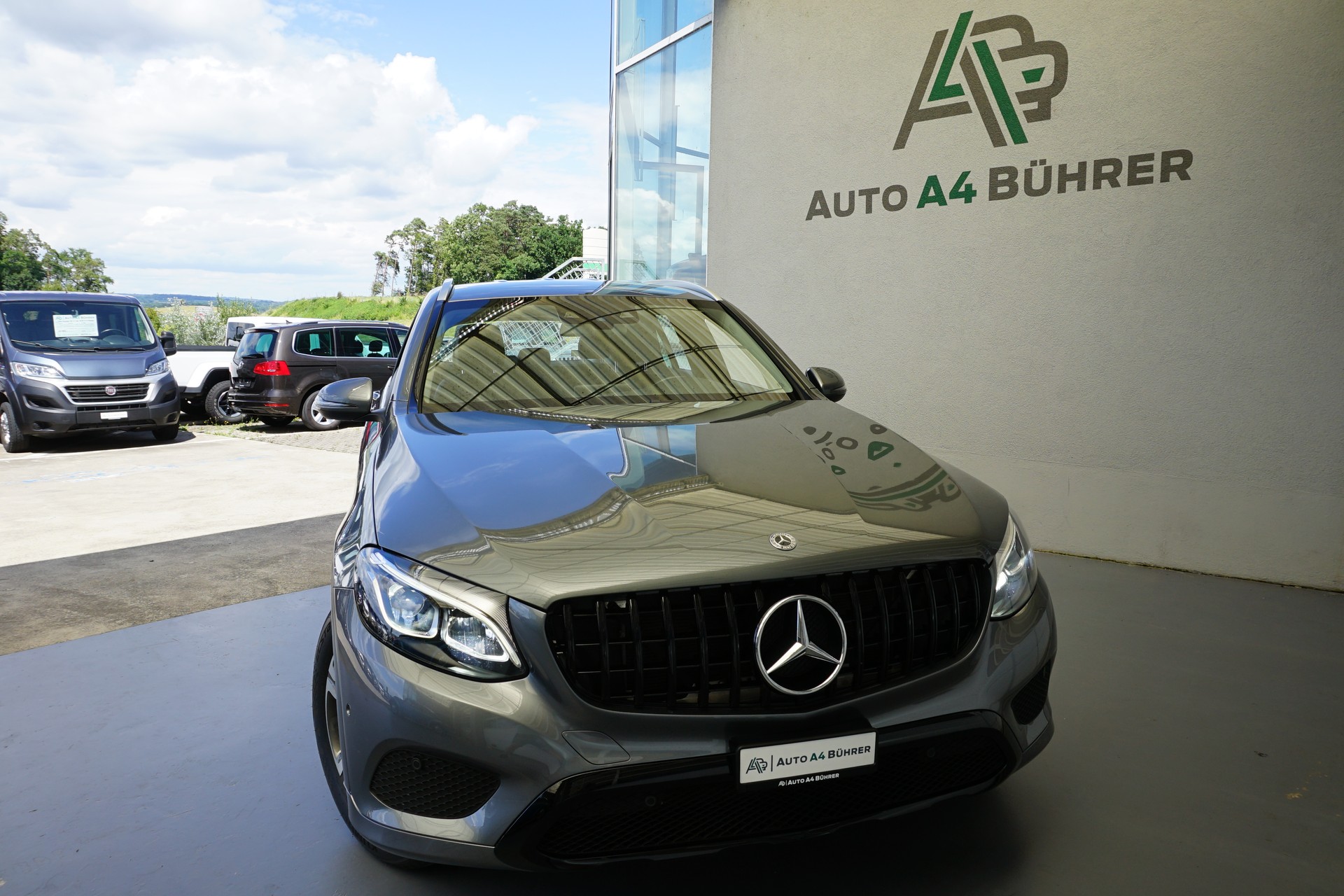 MERCEDES-BENZ GLC 250 AMG Line 4Matic 211PS Benziner-image-5