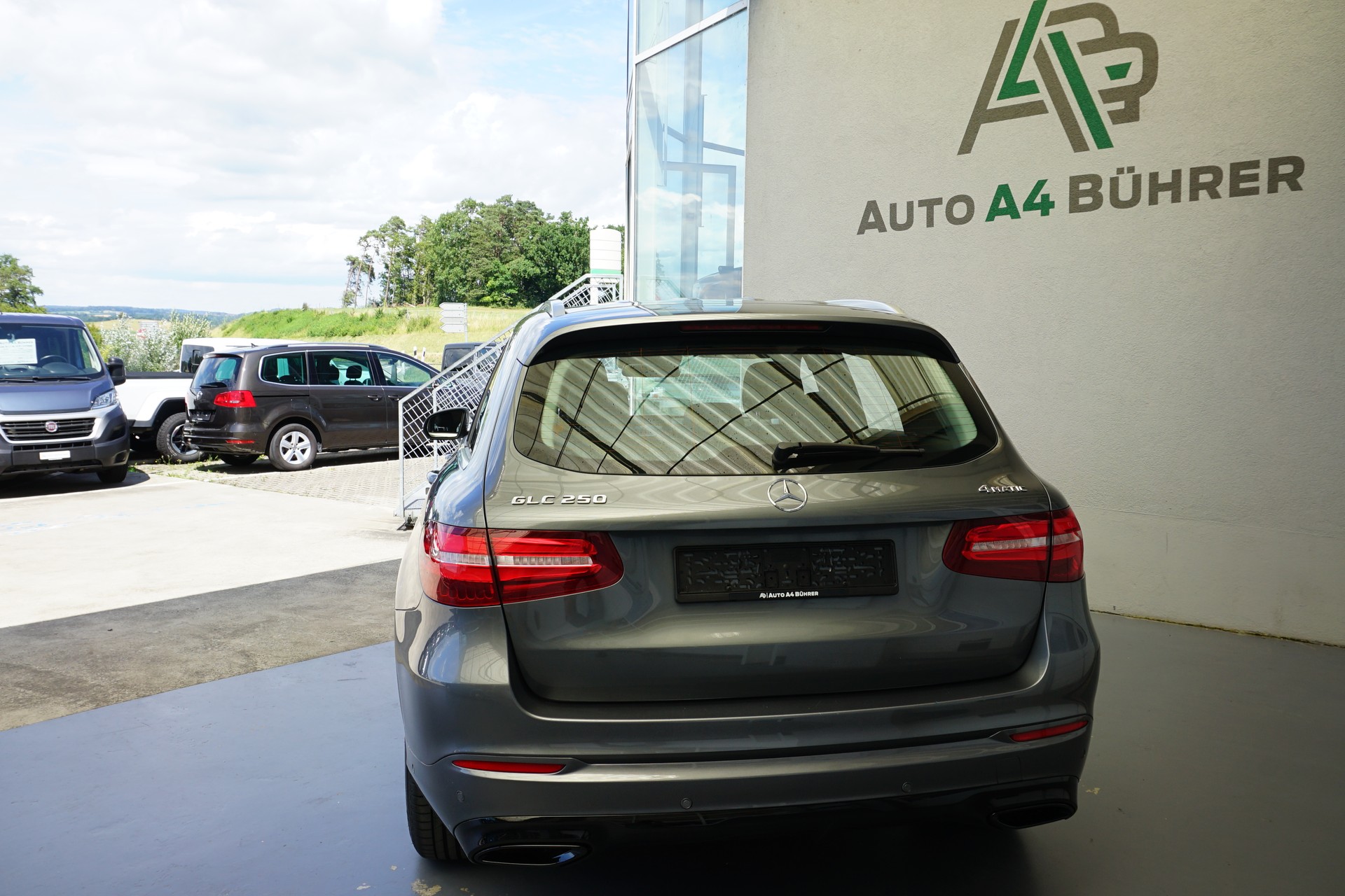 MERCEDES-BENZ GLC 250 AMG Line 4Matic 211PS Benziner-image-9