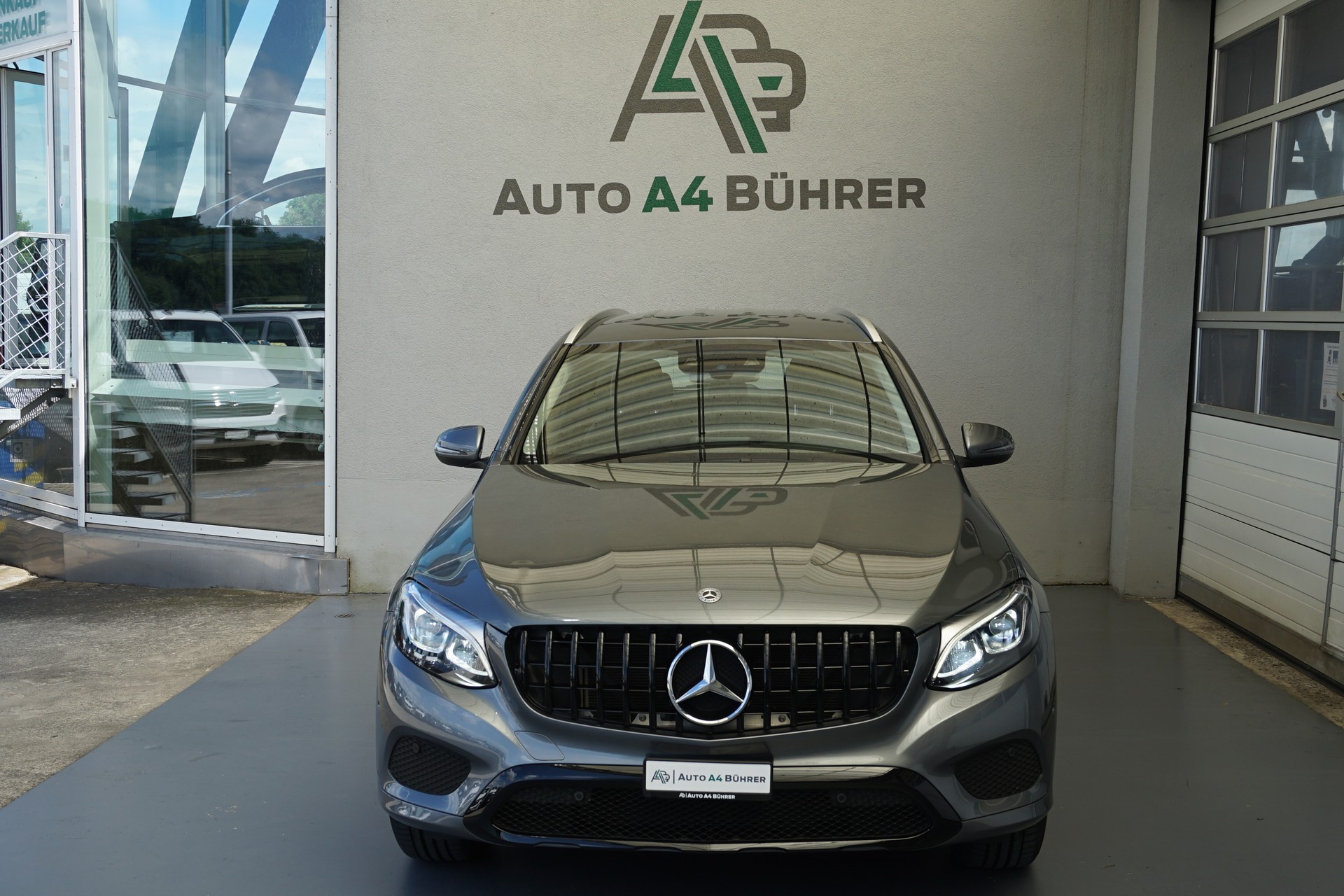 MERCEDES-BENZ GLC 250 AMG Line 4Matic 211PS Benziner-image-0