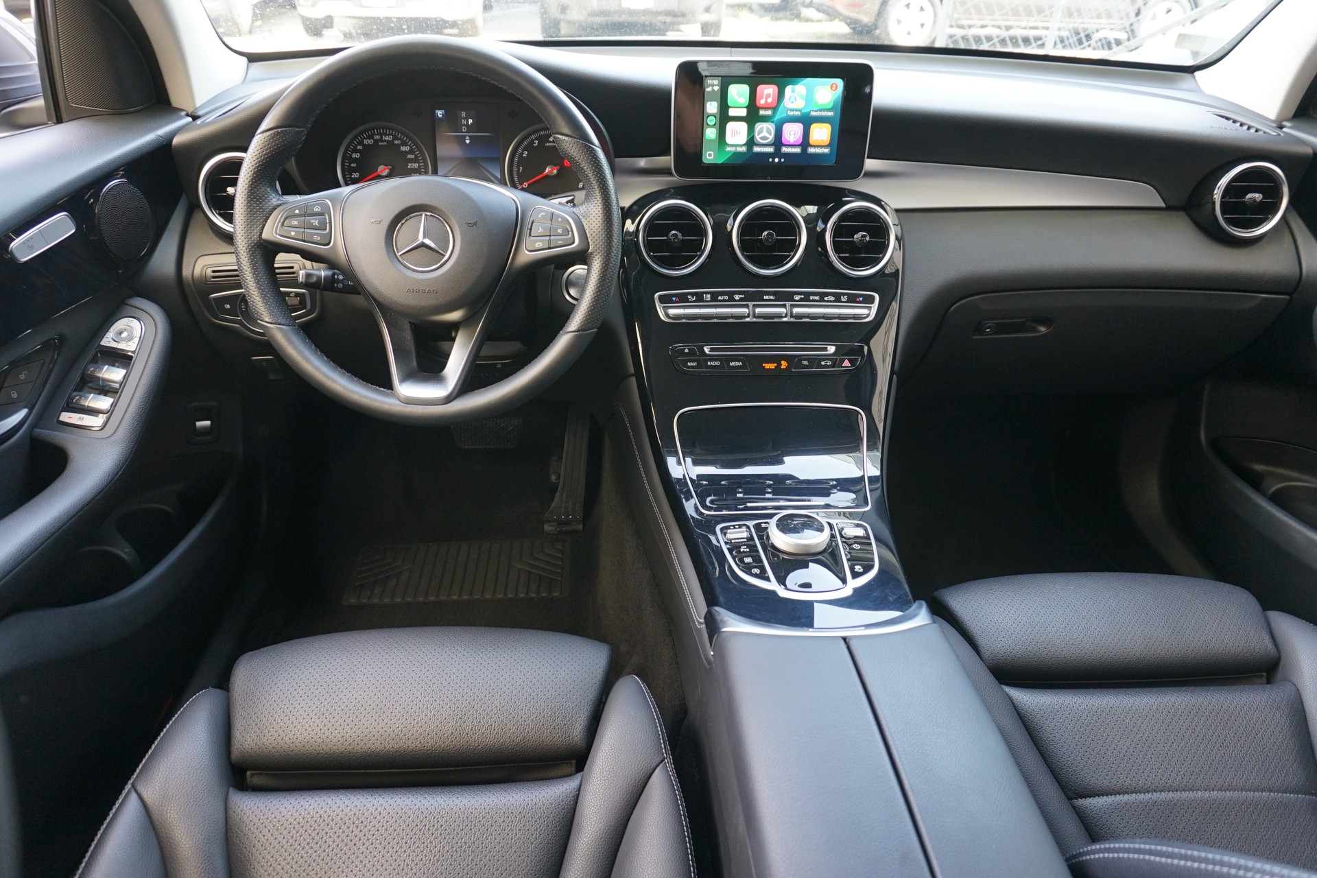 MERCEDES-BENZ GLC 250 AMG Line 4Matic 211PS Benziner-image-17