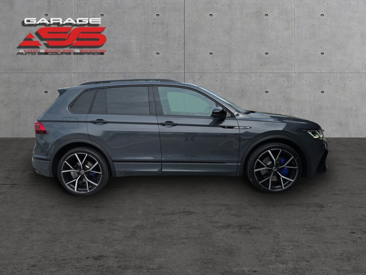 VW Tiguan 2.0TSI R 4Motion DSG-image-5