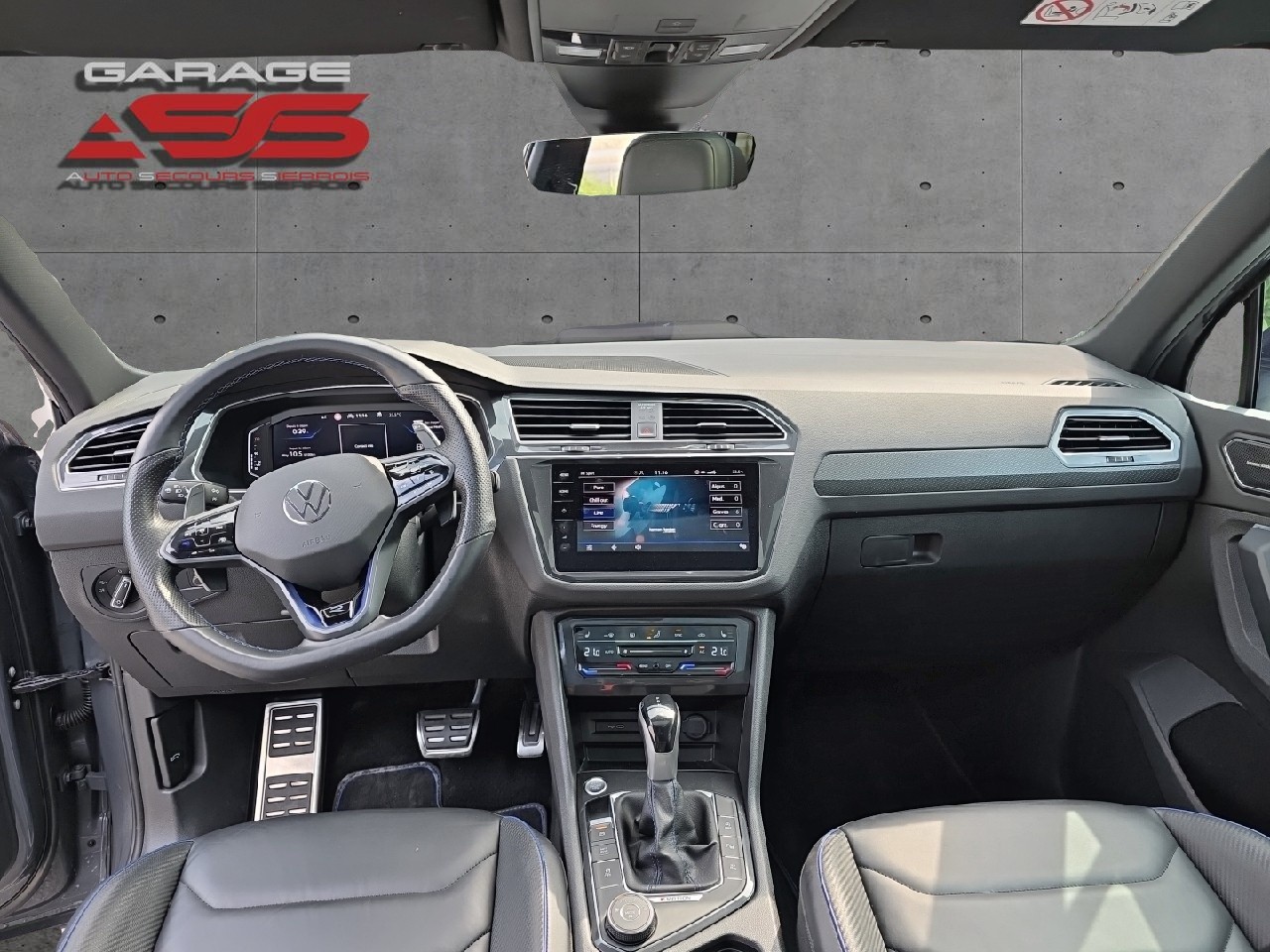 VW Tiguan 2.0TSI R 4Motion DSG-image-4