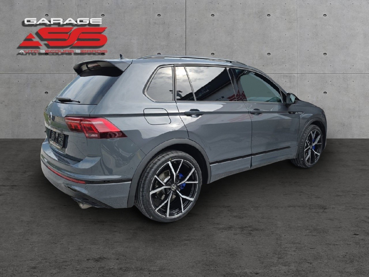 VW Tiguan 2.0TSI R 4Motion DSG-showroom-element-3