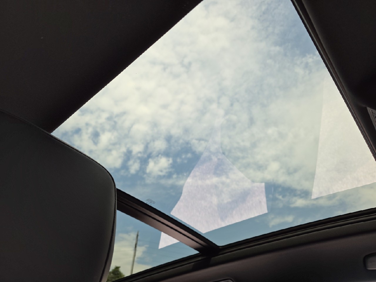 VW Tiguan 2.0TSI R 4Motion DSG-image-18