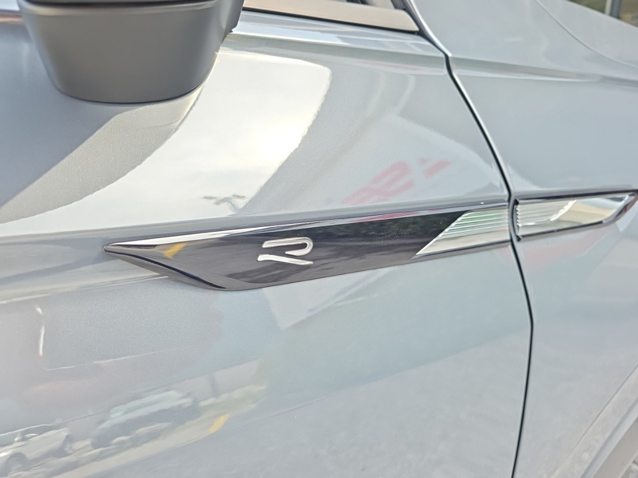 VW Tiguan 2.0TSI R 4Motion DSG-image-17